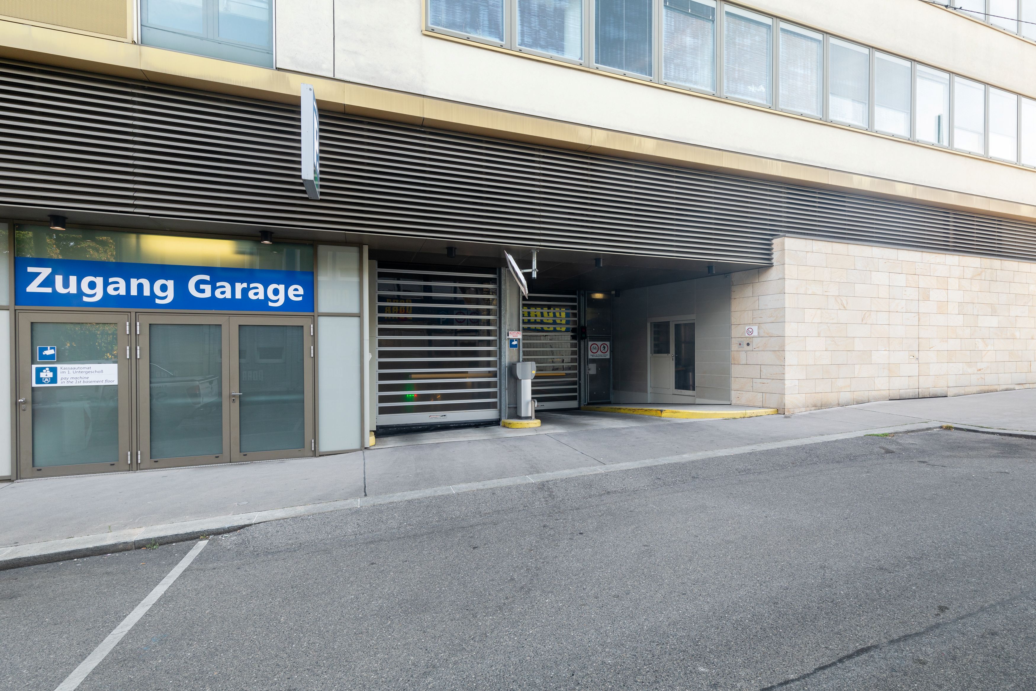 Bild 3 von Goldbeck Parking  Botanischer Garten