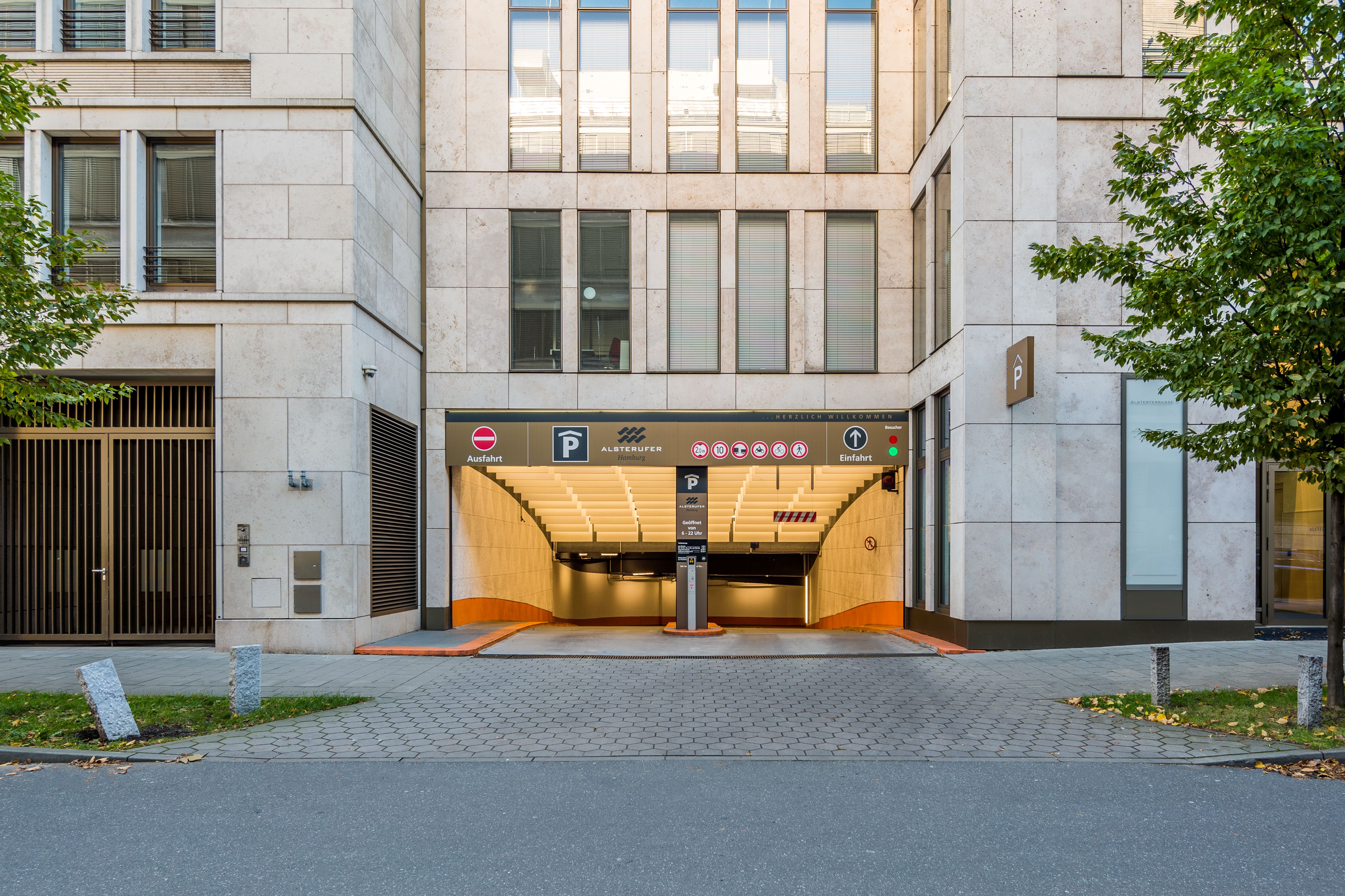 Bild 1 Goldbeck Parking  Alsterufer in Hamburg
