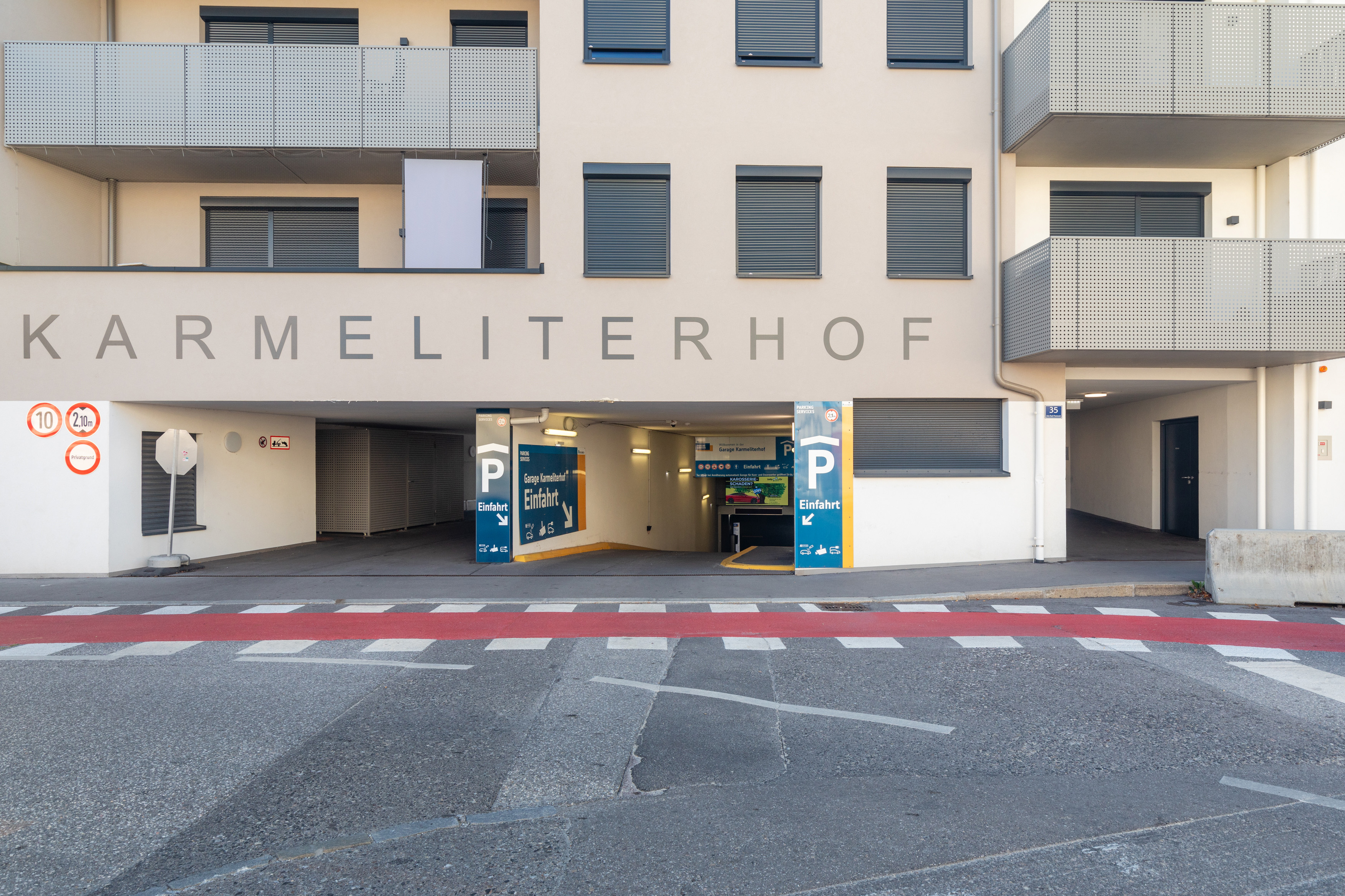 Bild 3 von Goldbeck Parking  Karmeliterhof