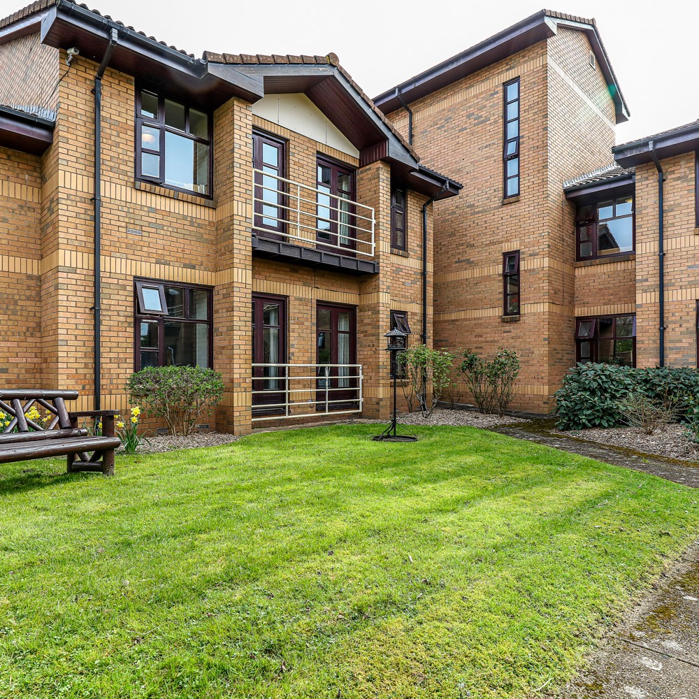 Andrew Cohen House, a purpose-built registered care home, was inaugurated by HRH Princess Diana in 1993.
