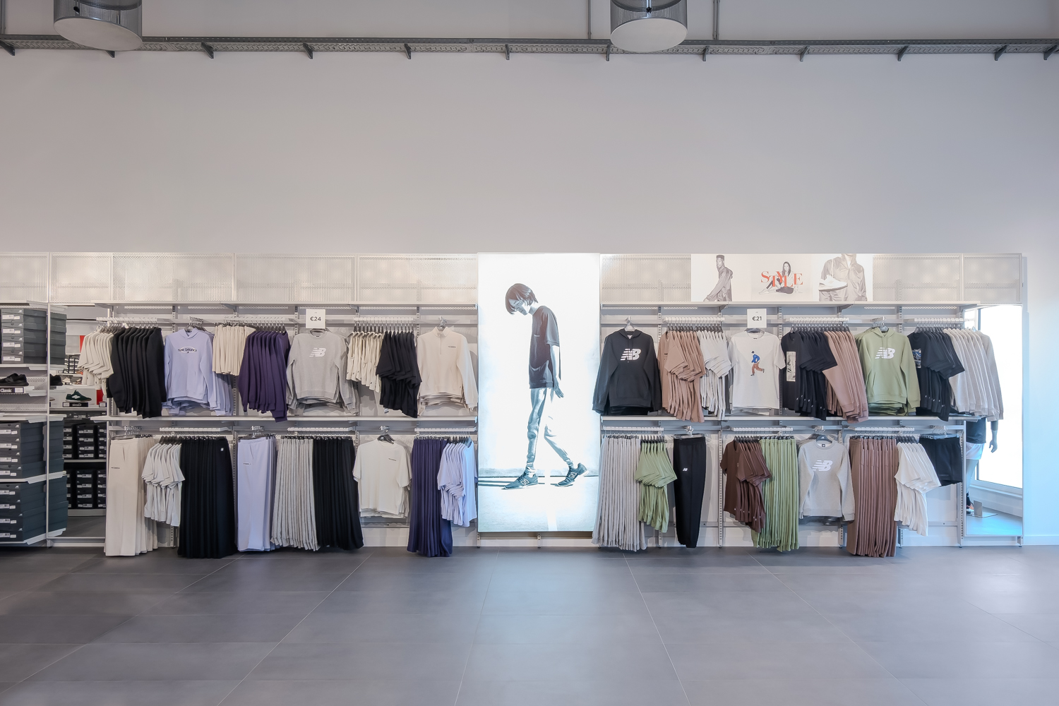 New Balance, Bremer Straße 111A in Stuhr