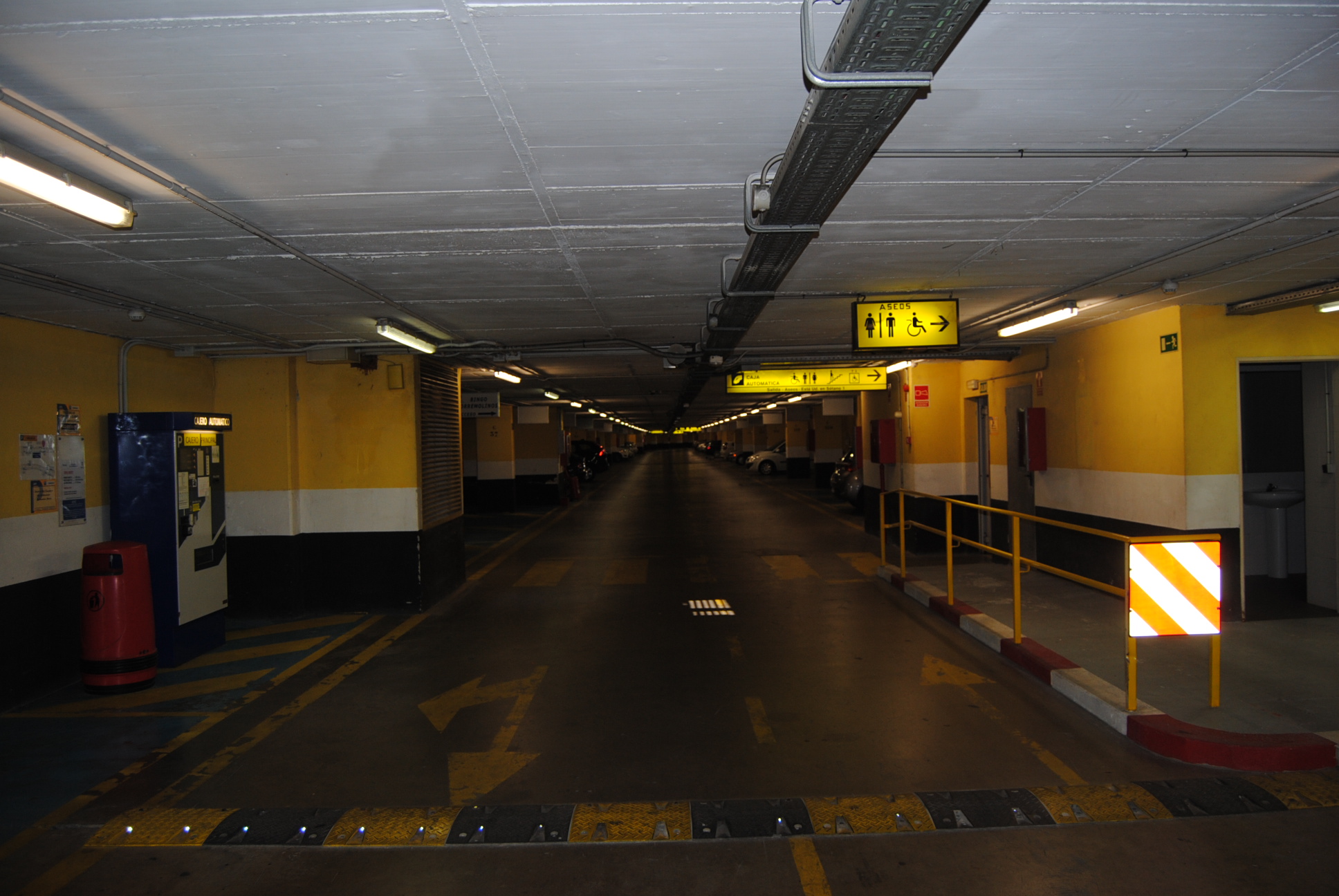 Images Parking PARKIA by INDIGO en La Carihuela Playa. Torremolinos. Málaga