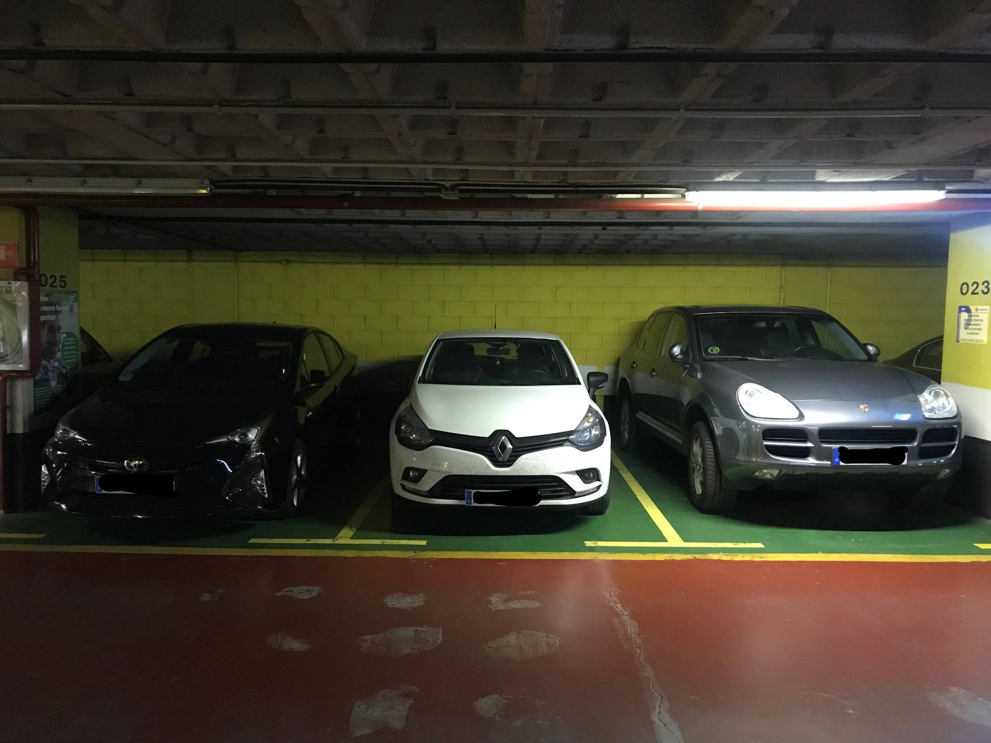 Images Parking PARKIA by INDIGO - Acueducto. Centro de Segovia. Acceso 2