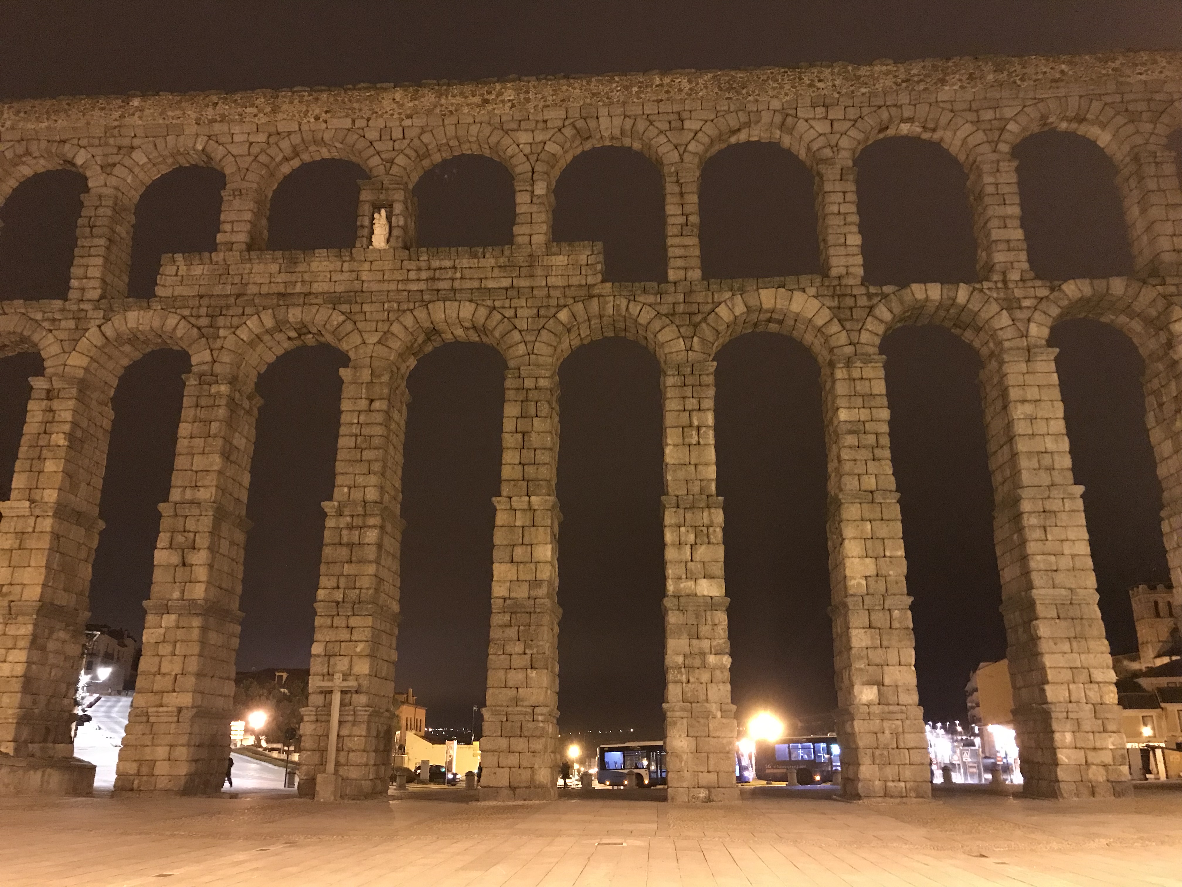 Images Parking PARKIA by INDIGO - Acueducto. Centro de Segovia. Acceso 2