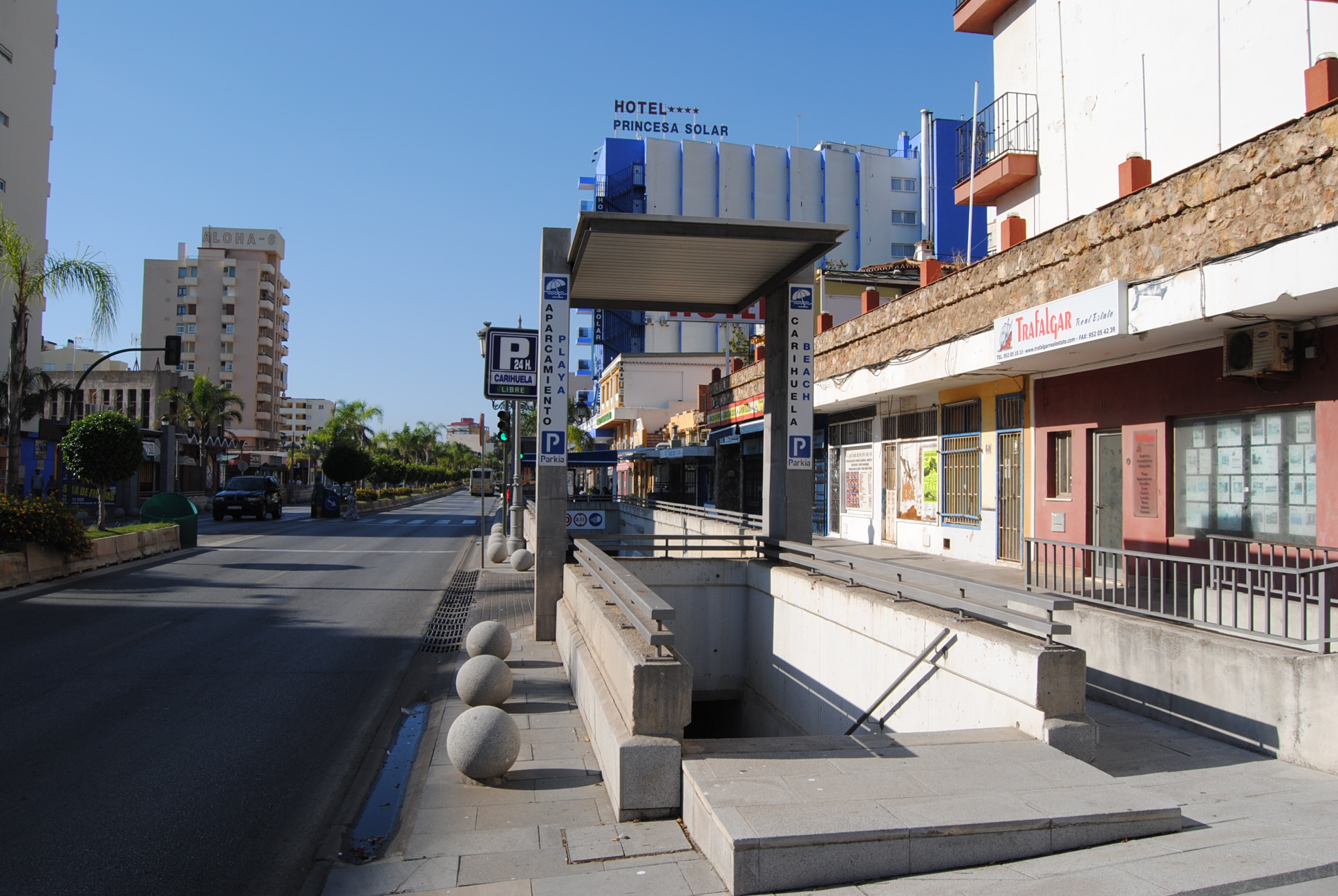 Images Parking PARKIA by INDIGO en La Carihuela Playa. Torremolinos. Málaga
