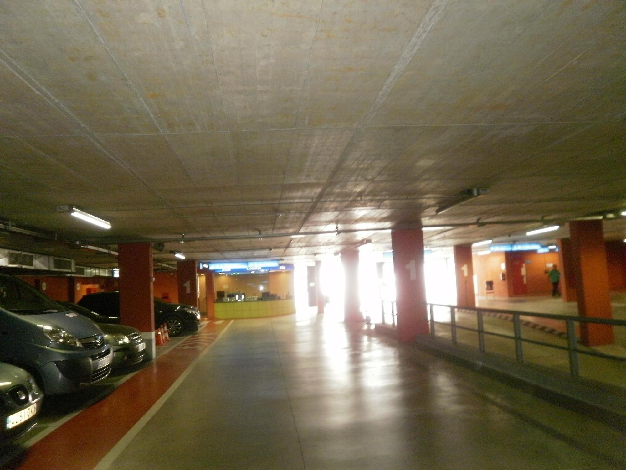 Images Parking PARKIA by INDIGO en Parc de les Pruneres. Mollet del Vallés. Barcelona