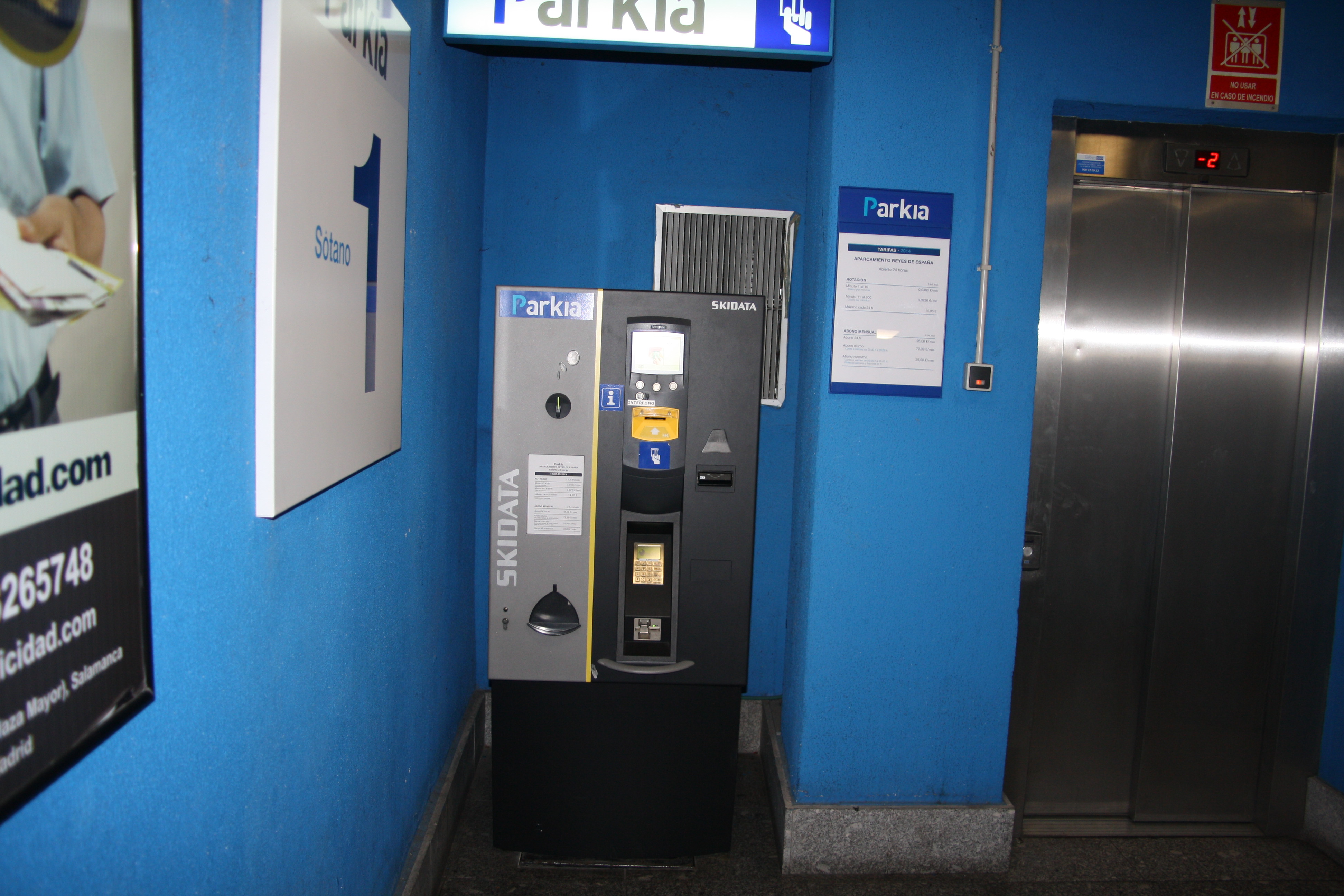 Images Parking PARKIA by INDIGO en Reyes de España. Cerca de la Catedral de Salamanca.