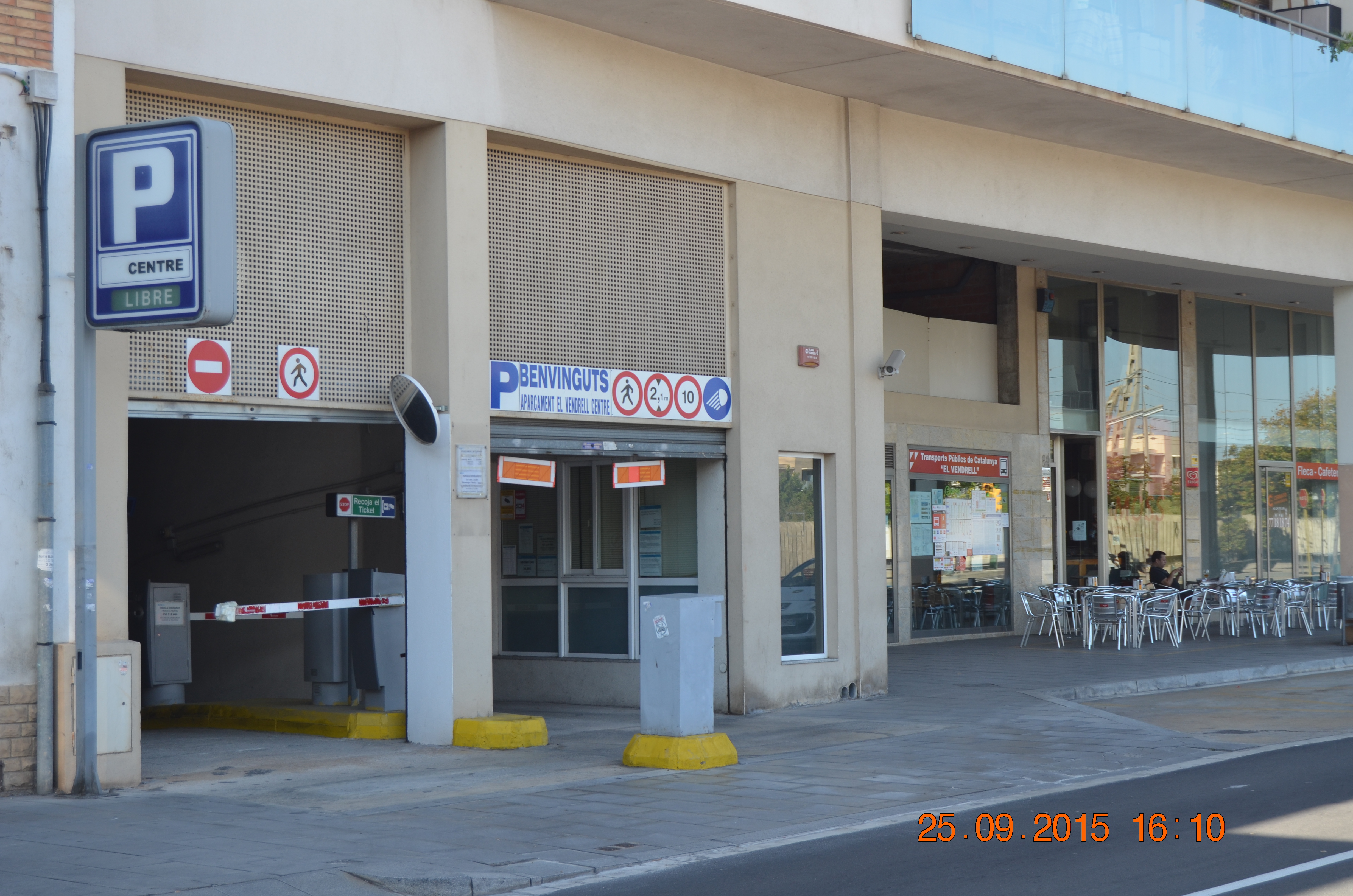 Images Parking PARKIA by INDIGO en Doctor Güixens. El Vendrell. Tarragona