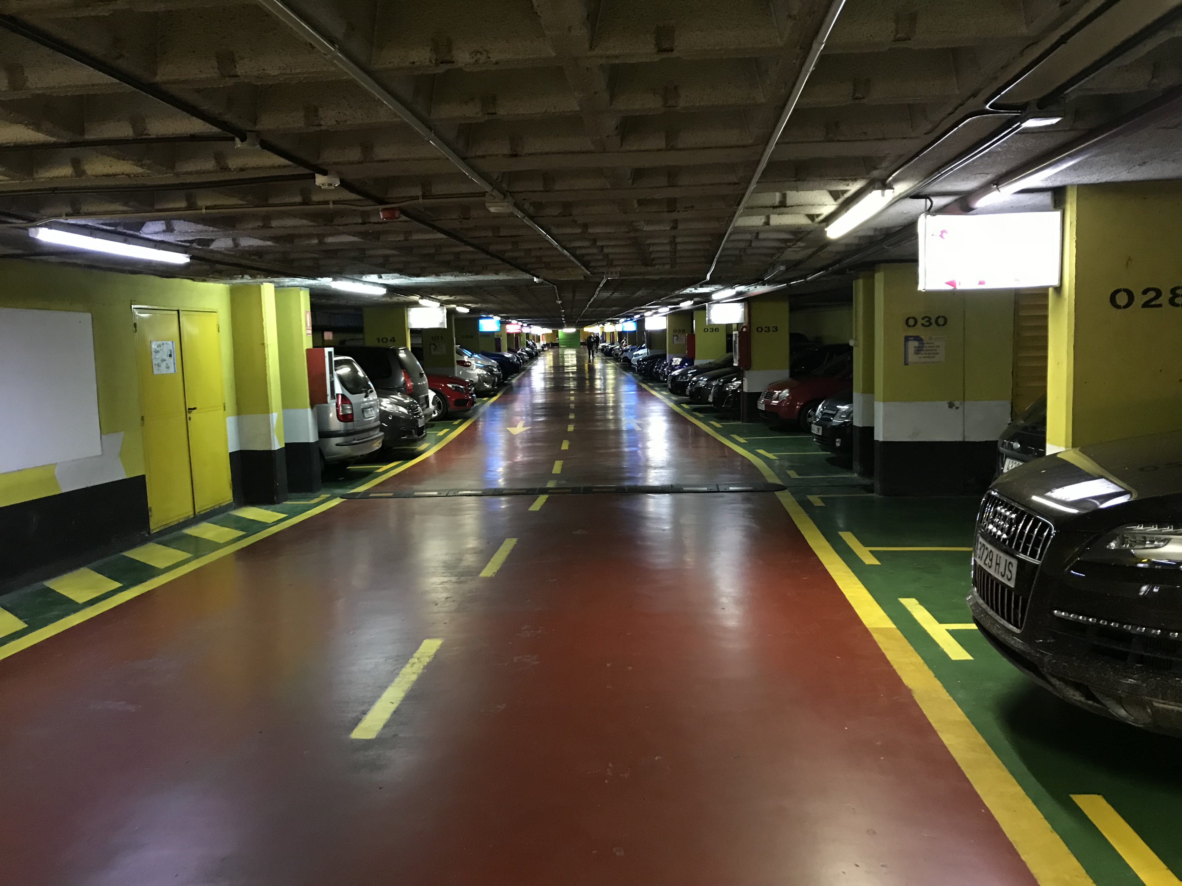 Images Parking PARKIA by INDIGO - Acueducto. Centro de Segovia. Acceso 2