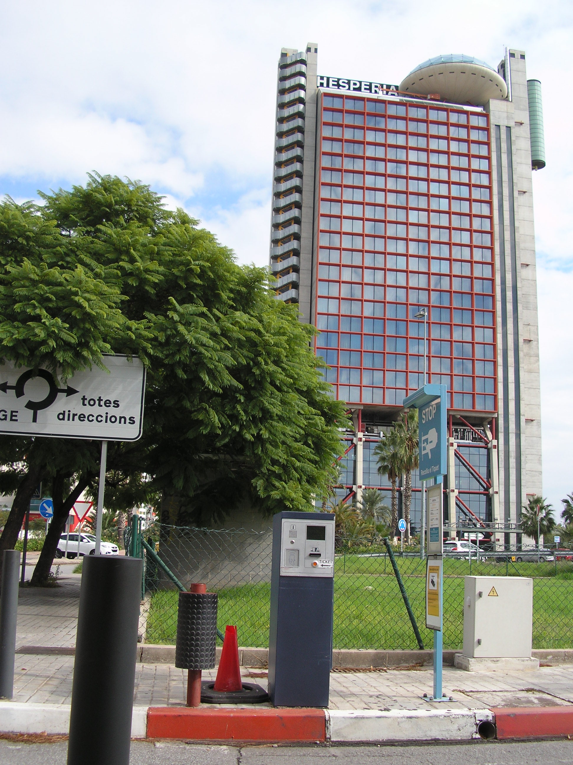 Images Parking PARKIA by INDIGO en Hospital de Bellvitge. Hospitalet de Llobregat. Barcelona