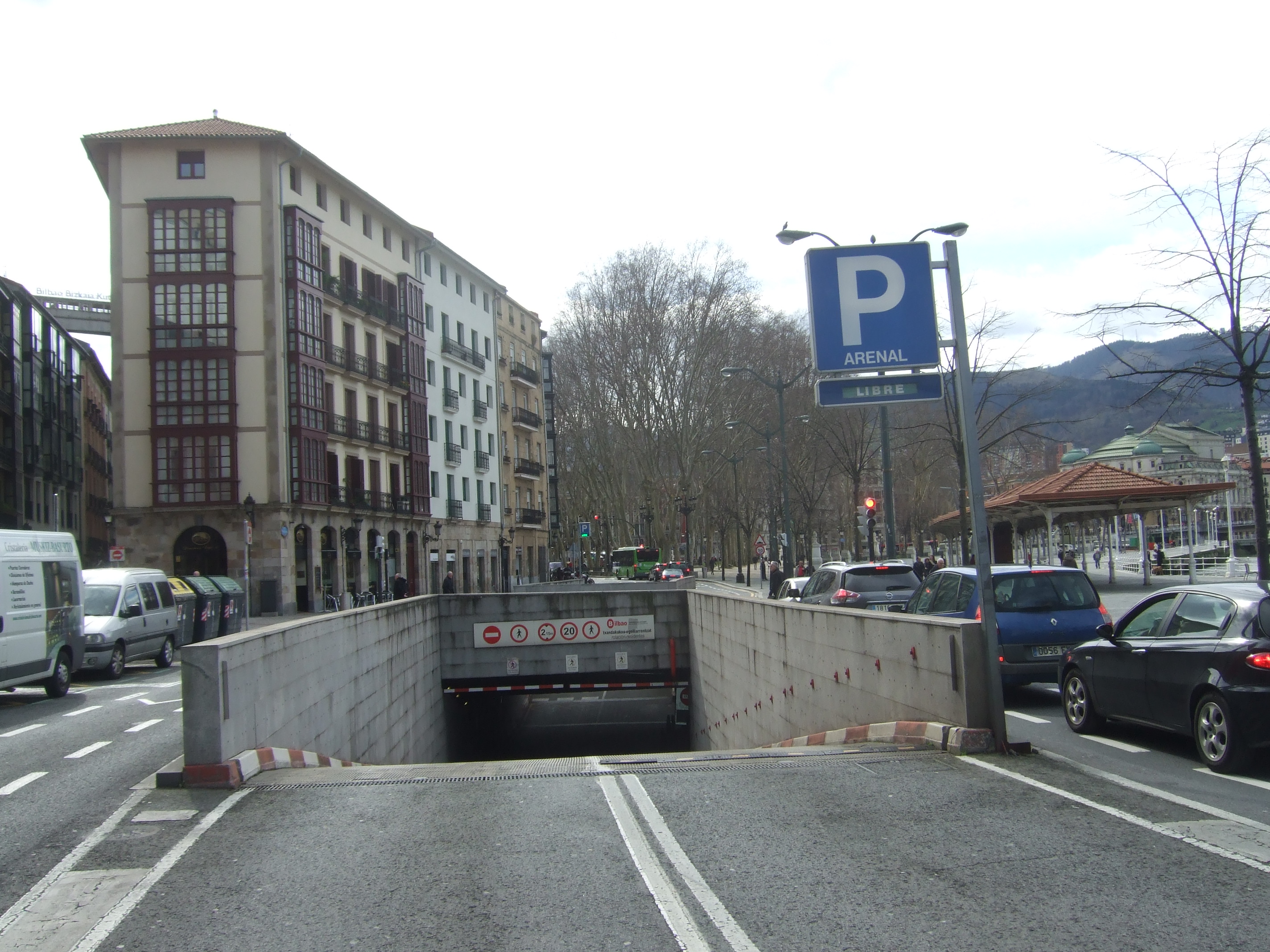 Images Parking PARKIA by INDIGO - Arenal en Bilbao. Céntrico