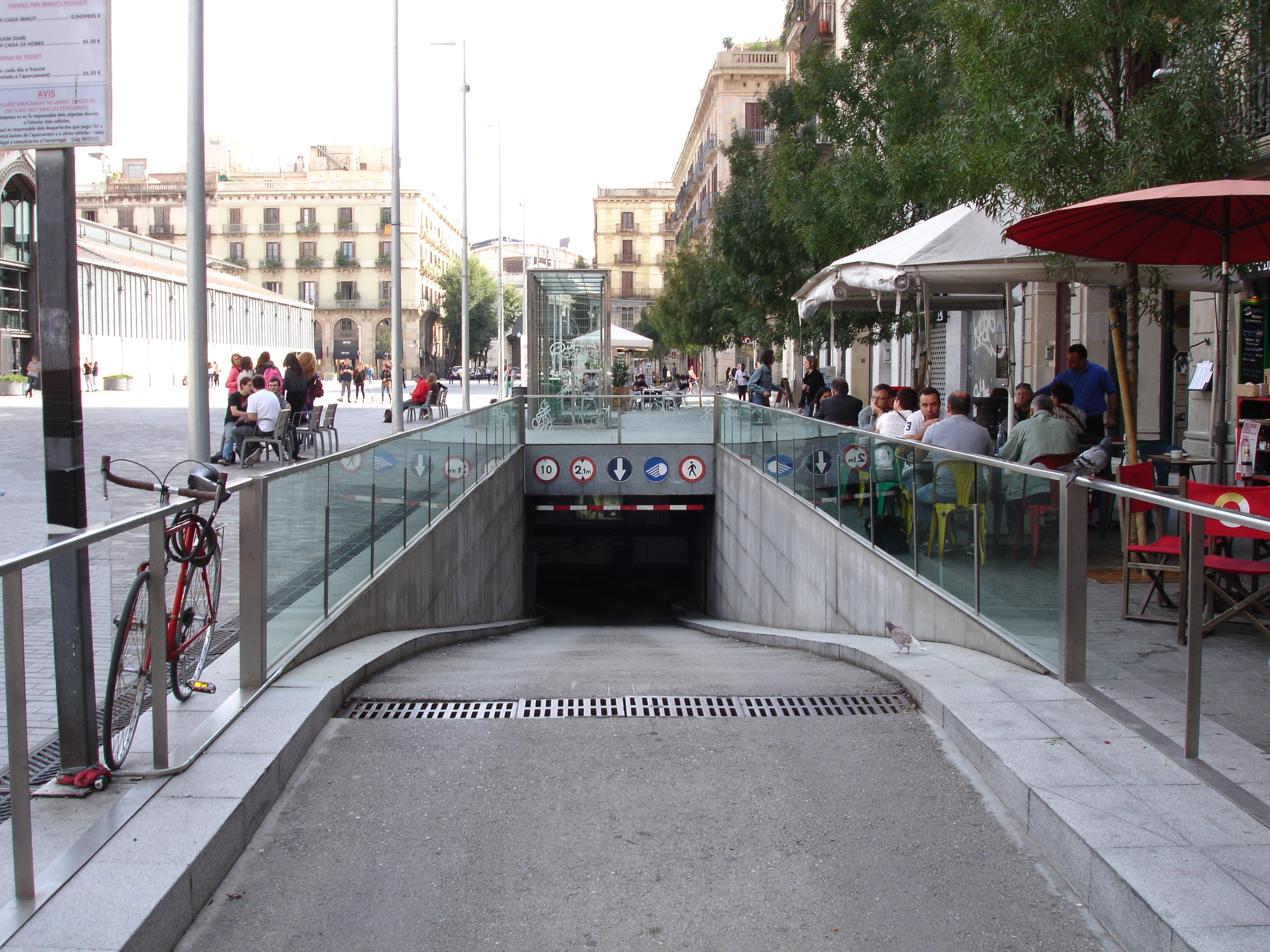 Images Parking PARKIA by INDIGO en El Born. CCM Barcelona