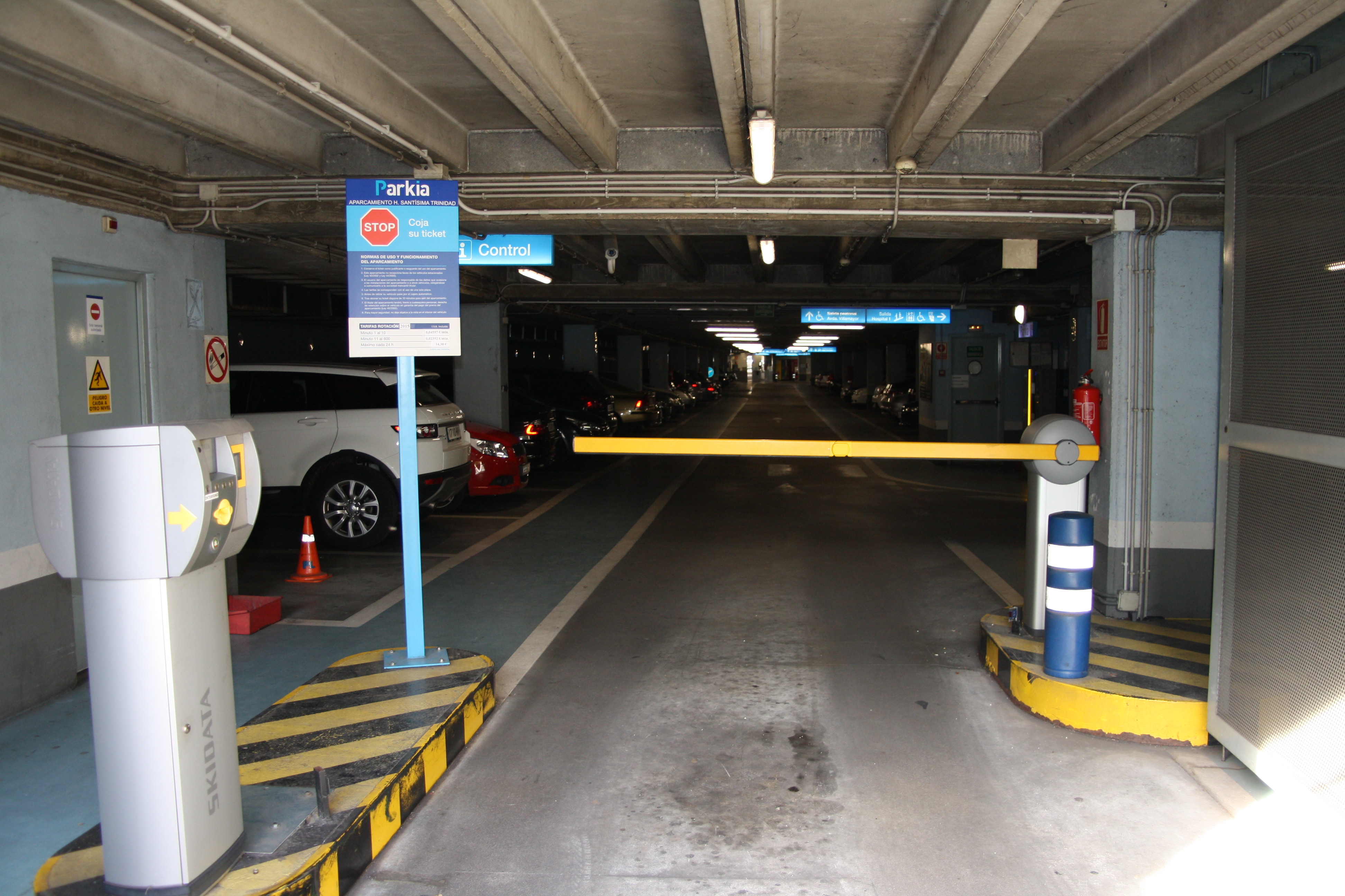 Images Parking PARKIA by INDIGO en Hospital Santísima Trinidad. Salamanca