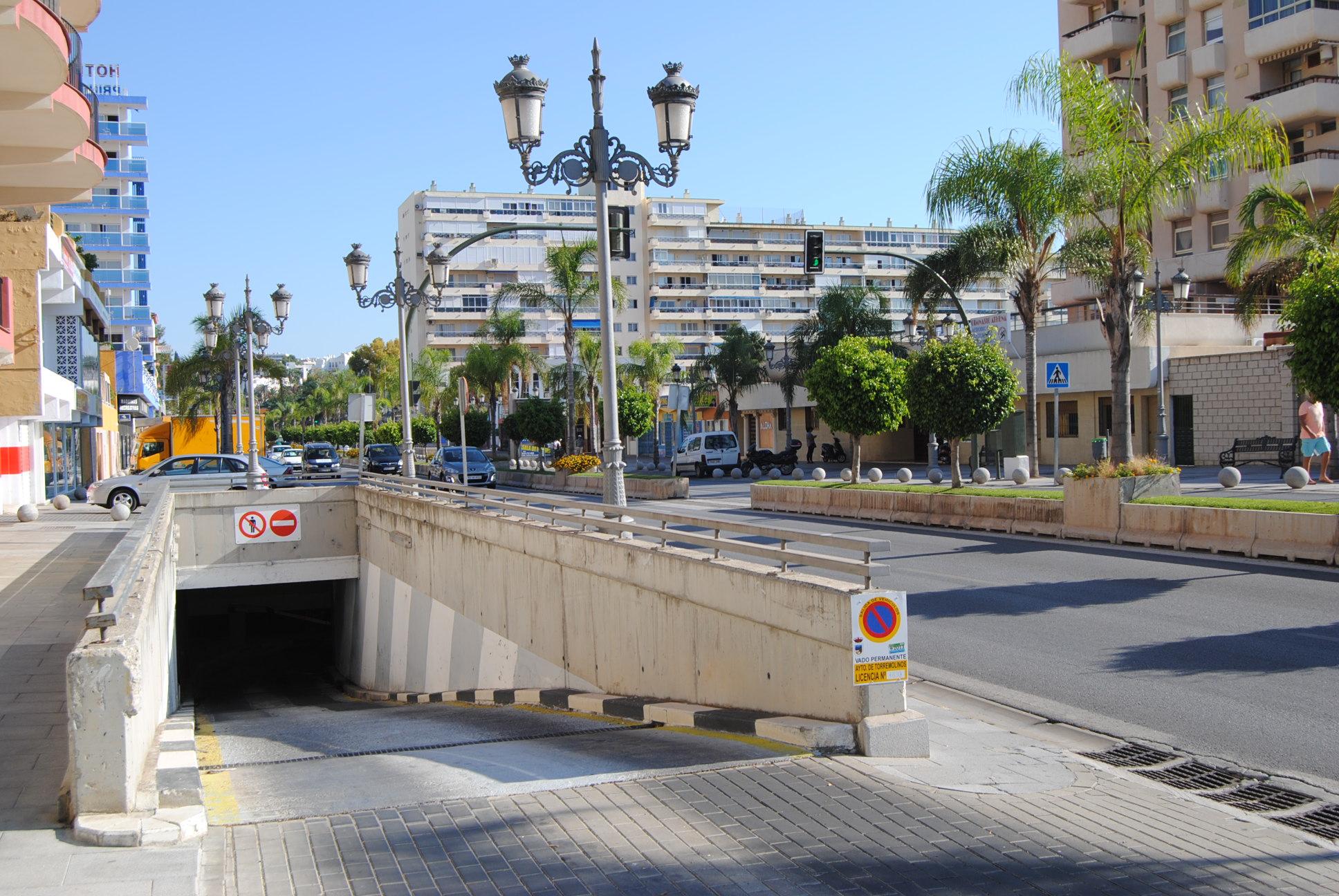 Images Parking PARKIA by INDIGO en La Carihuela Playa. Torremolinos. Málaga