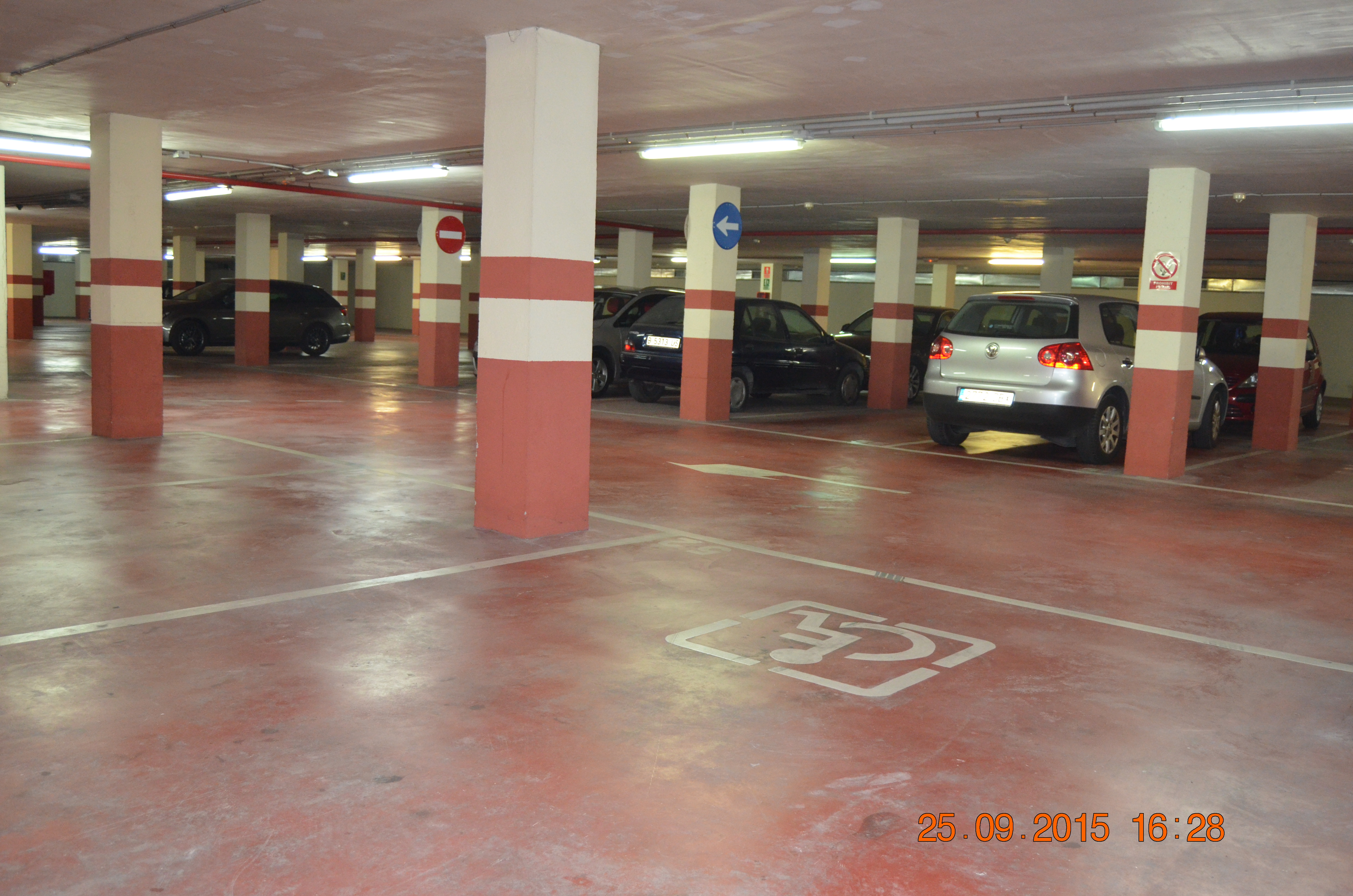 Images Parking PARKIA by INDIGO en Doctor Güixens. El Vendrell. Tarragona