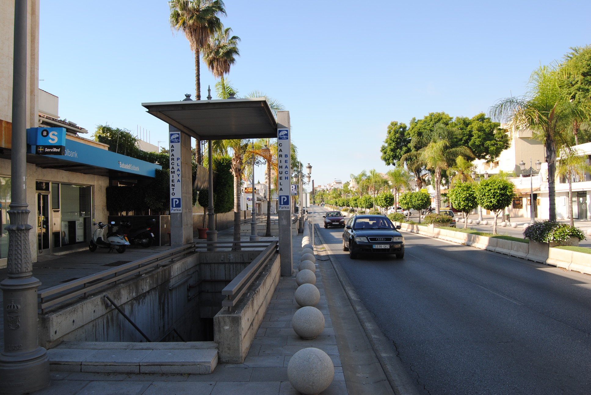 Images Parking PARKIA by INDIGO en La Carihuela Playa. Torremolinos. Málaga