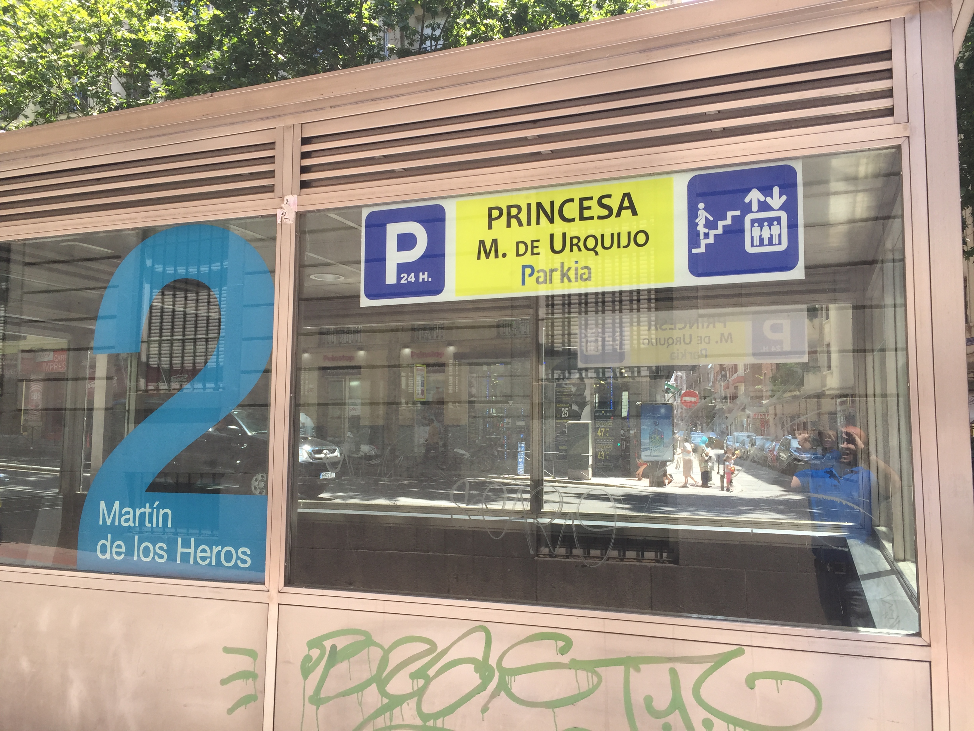 Images Parking PARKIA by INDIGO en Argüelles. Pintor Rosales. Teleférico. Madrid