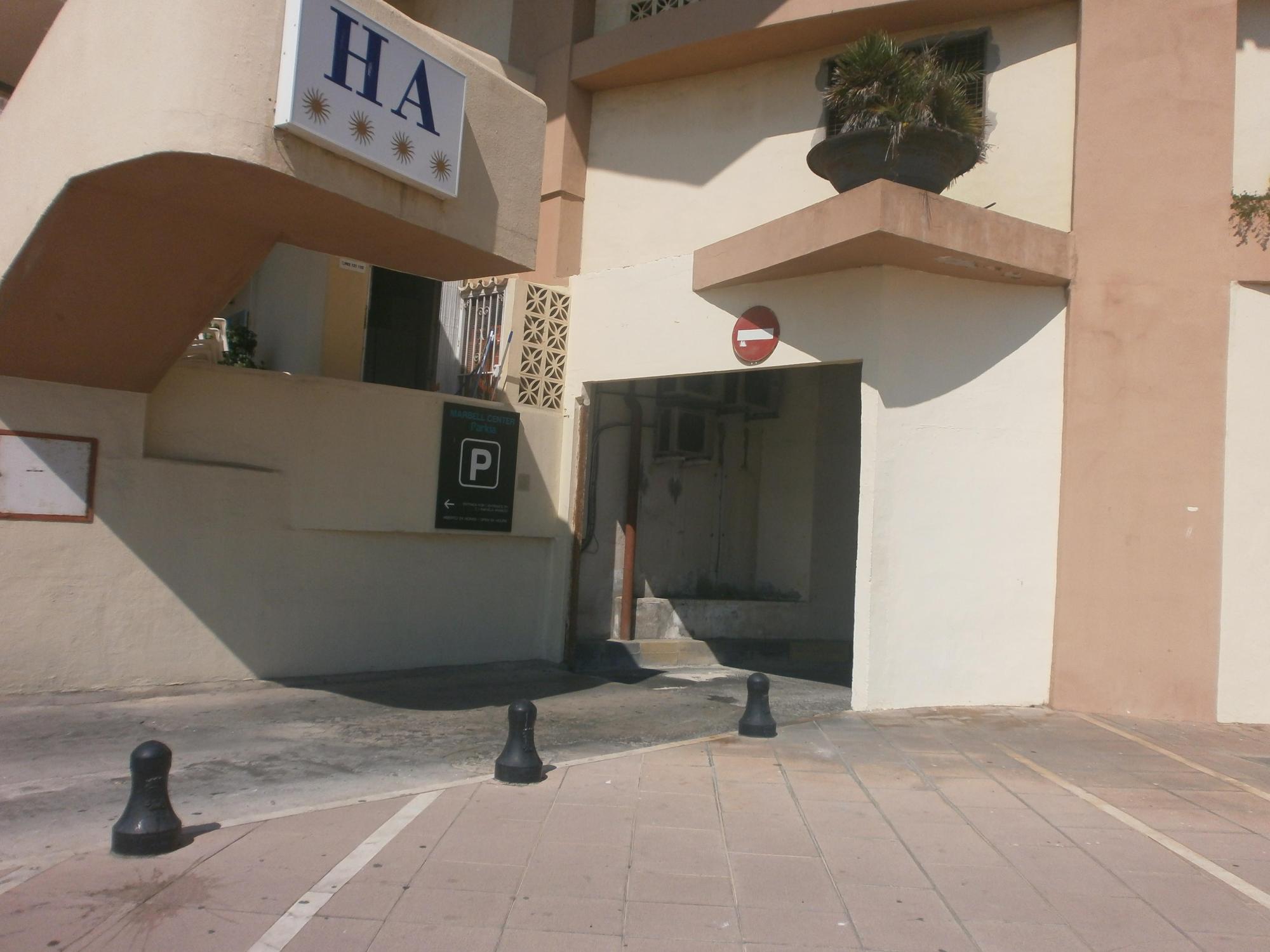 Images Parking PARKIA by INDIGO en Marbell Center. Marbella. Málaga