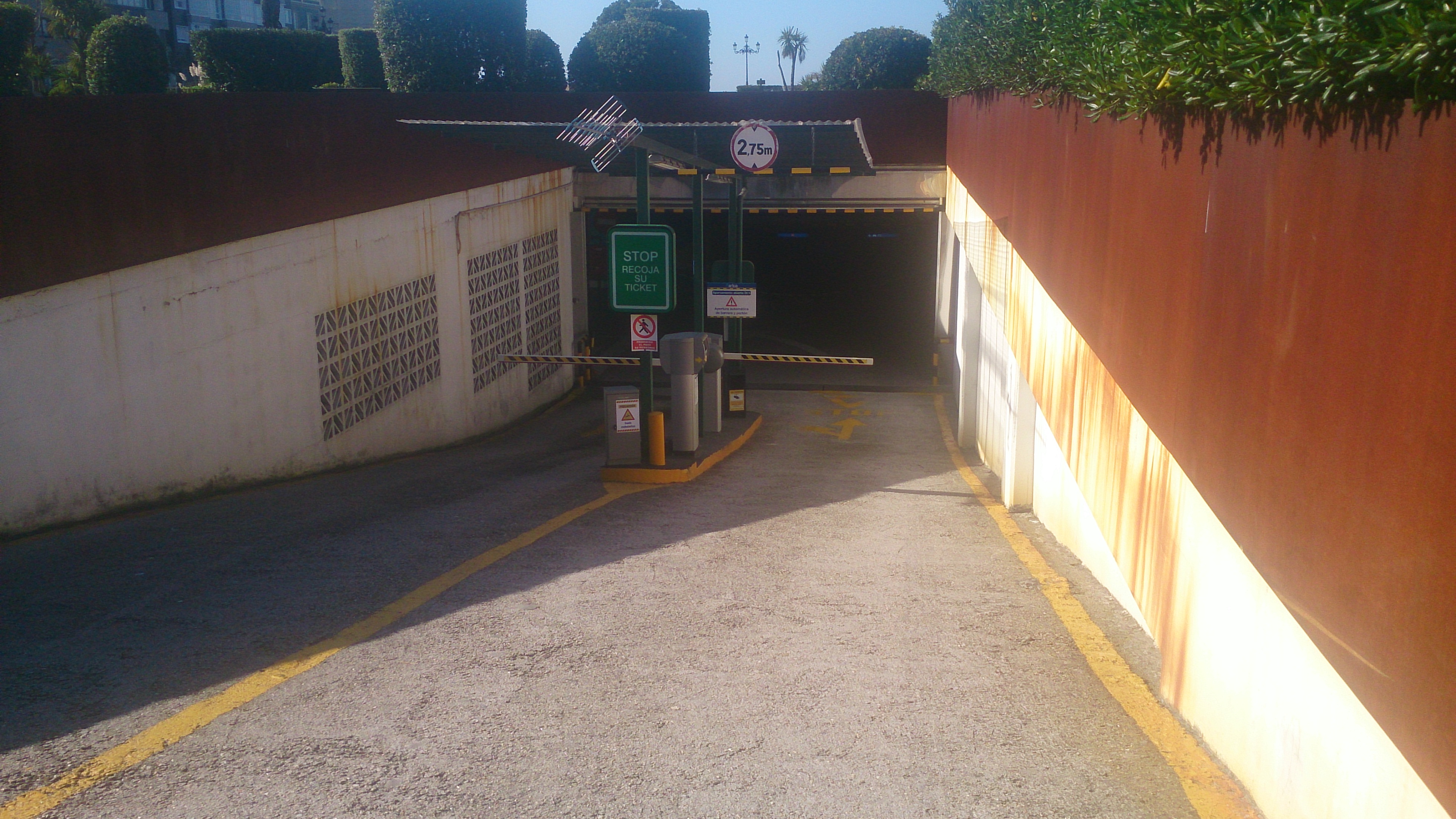 Images Parking PARKIA by INDIGO- Aparcadoiro A Palma en Puerto Baiona. Vigo. Céntrico