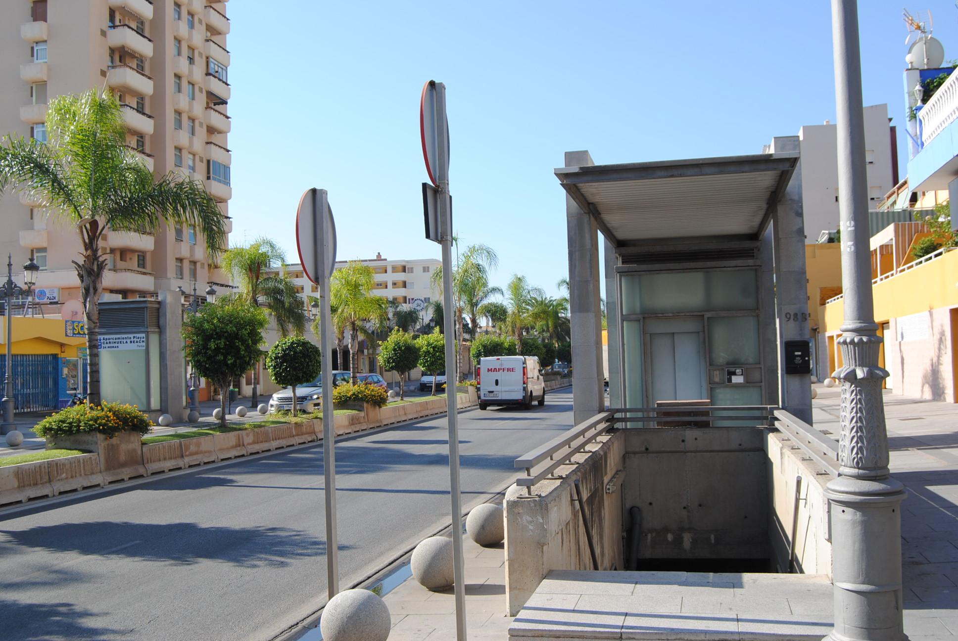 Images Parking PARKIA by INDIGO en La Carihuela Playa. Torremolinos. Málaga