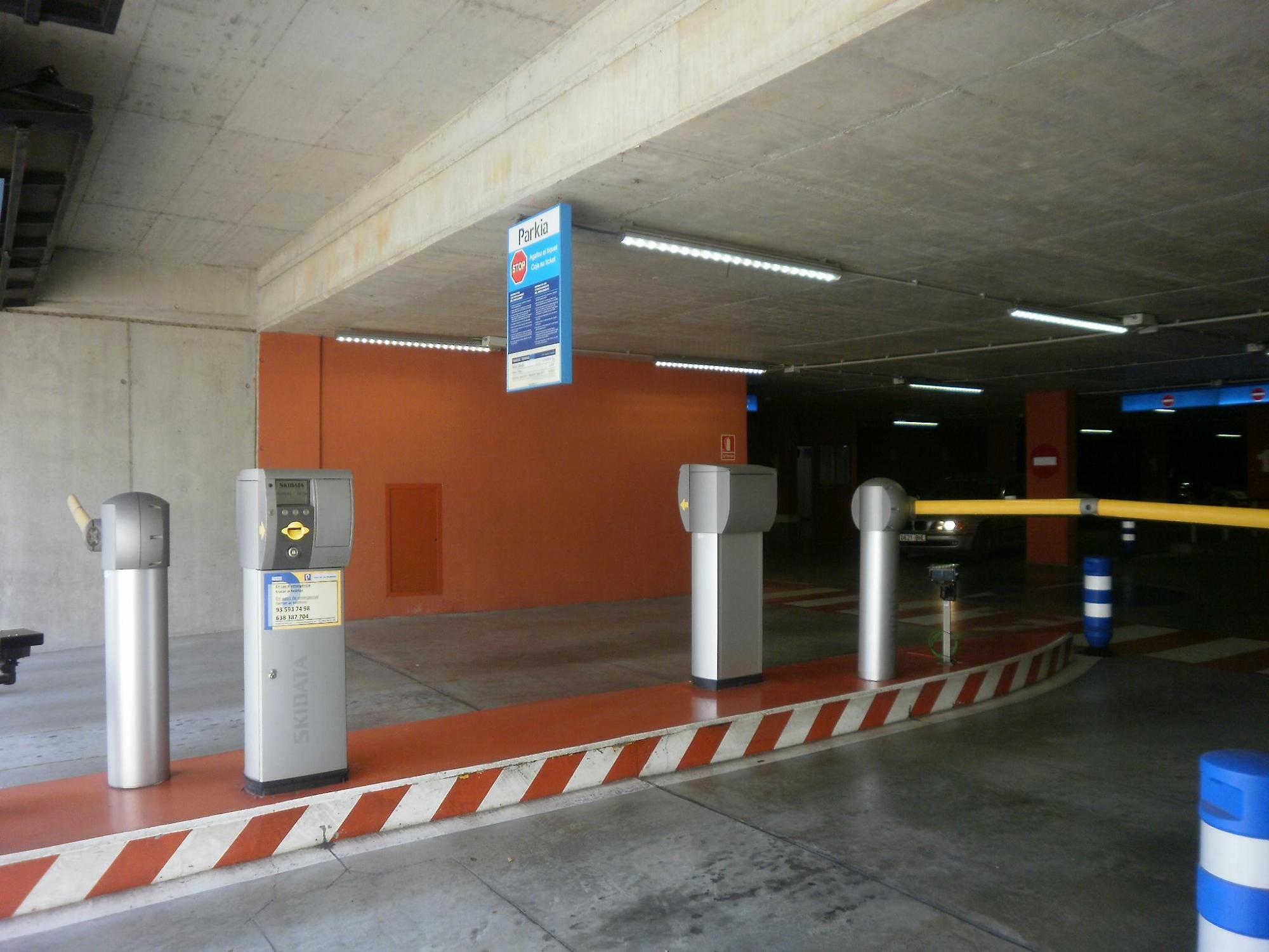 Images Parking PARKIA by INDIGO en Parc de les Pruneres. Mollet del Vallés. Barcelona
