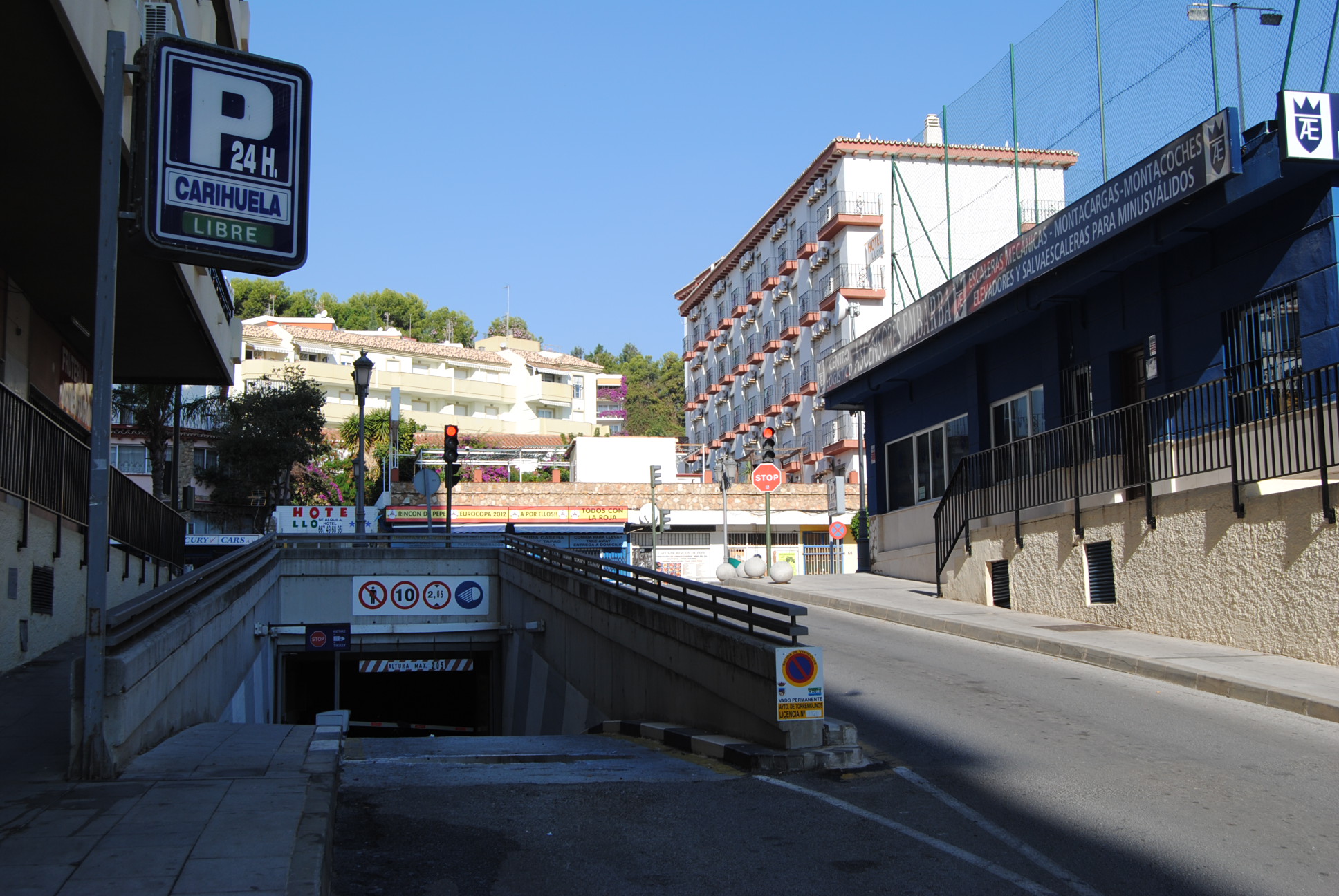 Images Parking PARKIA by INDIGO en La Carihuela Playa. Torremolinos. Málaga