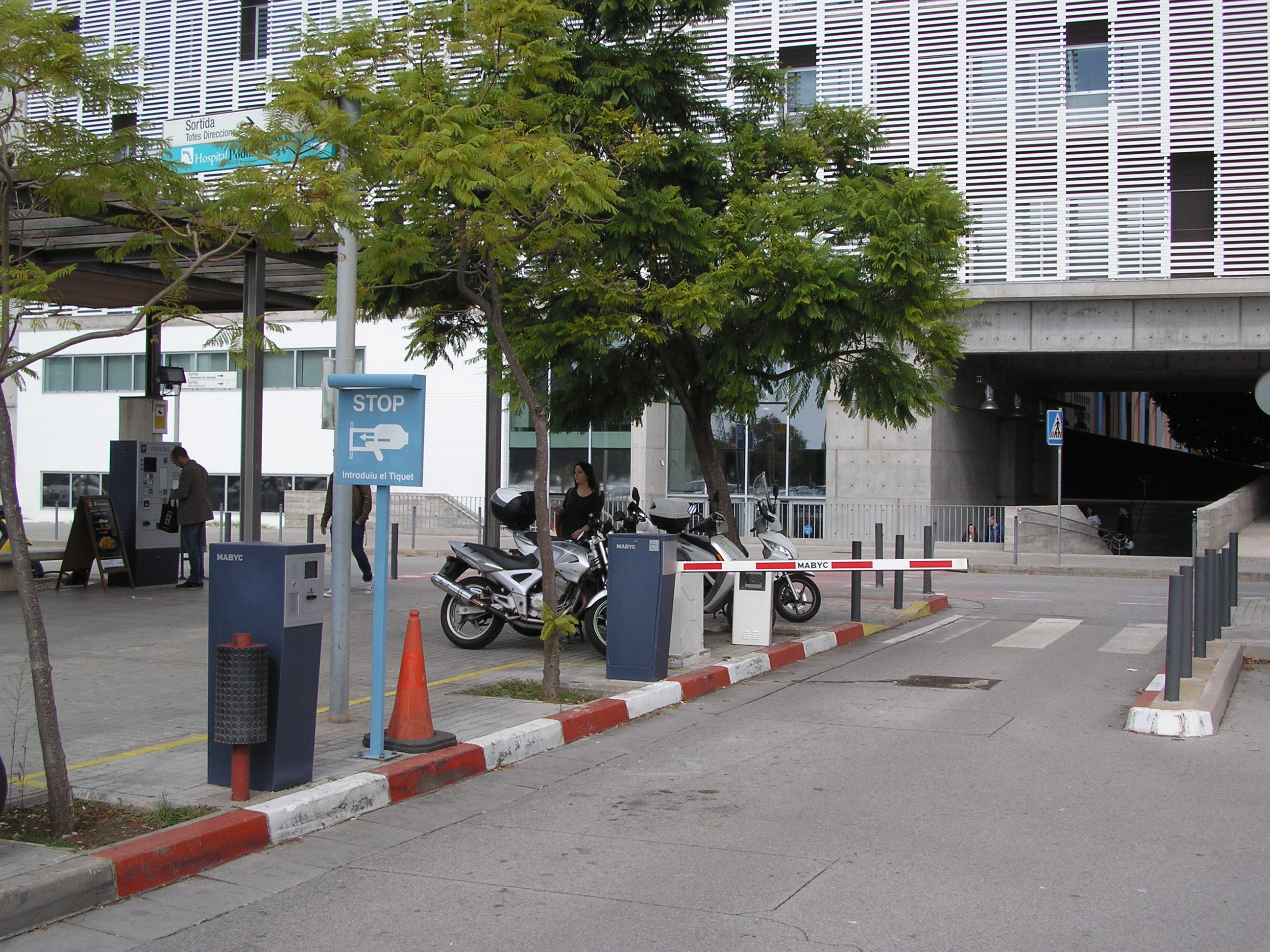 Images Parking PARKIA by INDIGO en Hospital de Bellvitge. Hospitalet de Llobregat. Barcelona