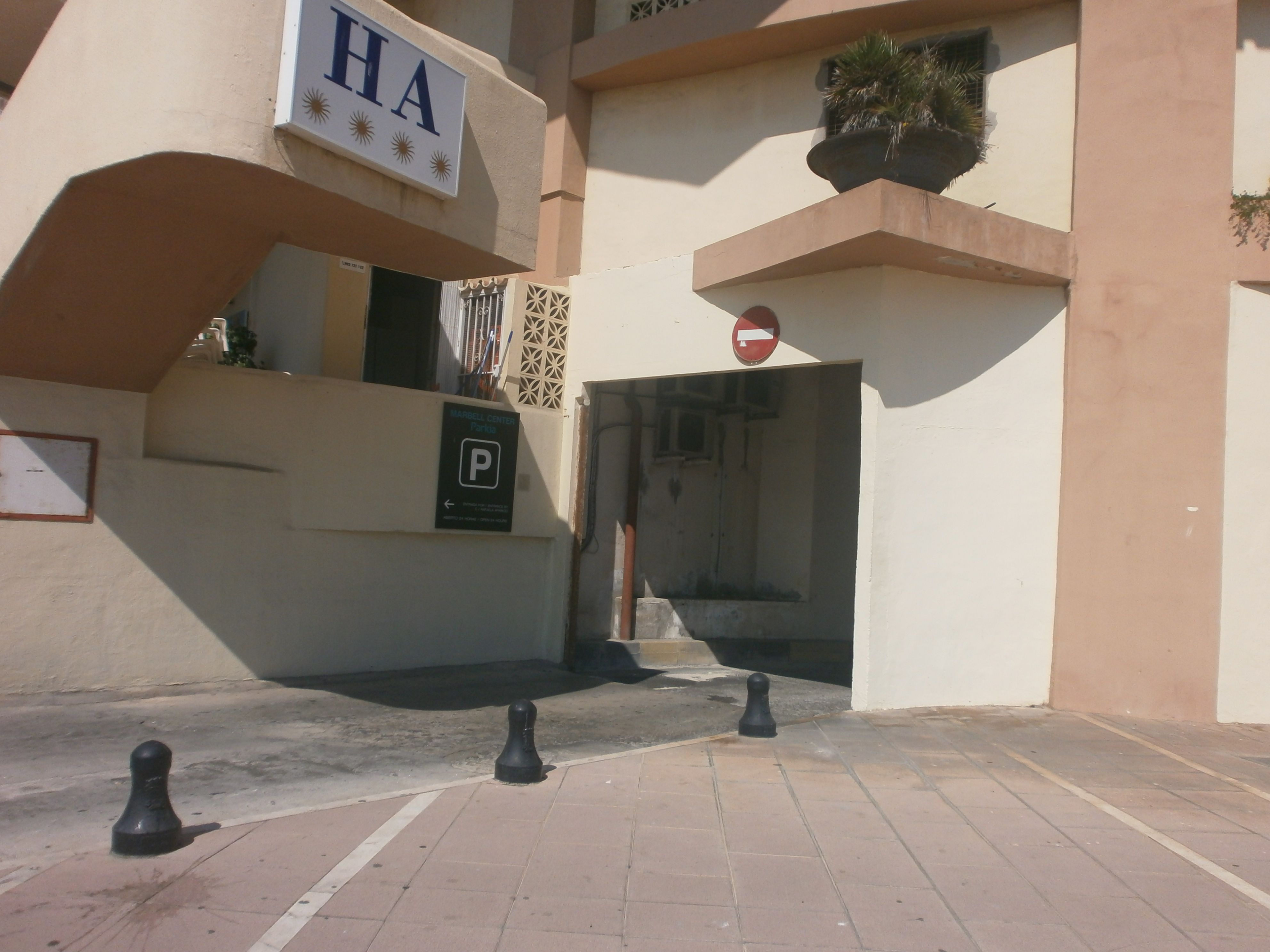 Images Parking PARKIA by INDIGO en Marbell Center. Marbella. Málaga