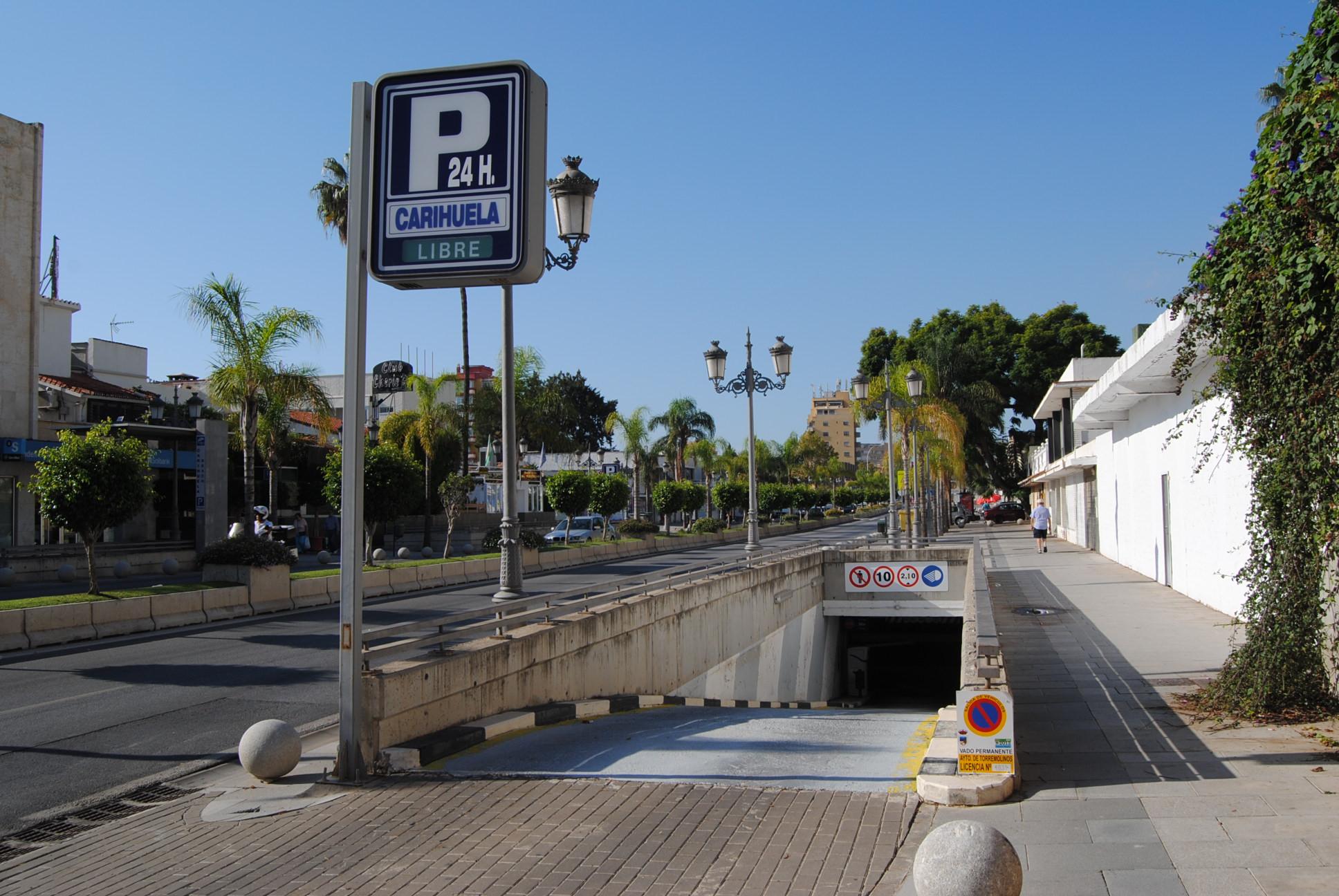 Images Parking PARKIA by INDIGO en La Carihuela Playa. Torremolinos. Málaga