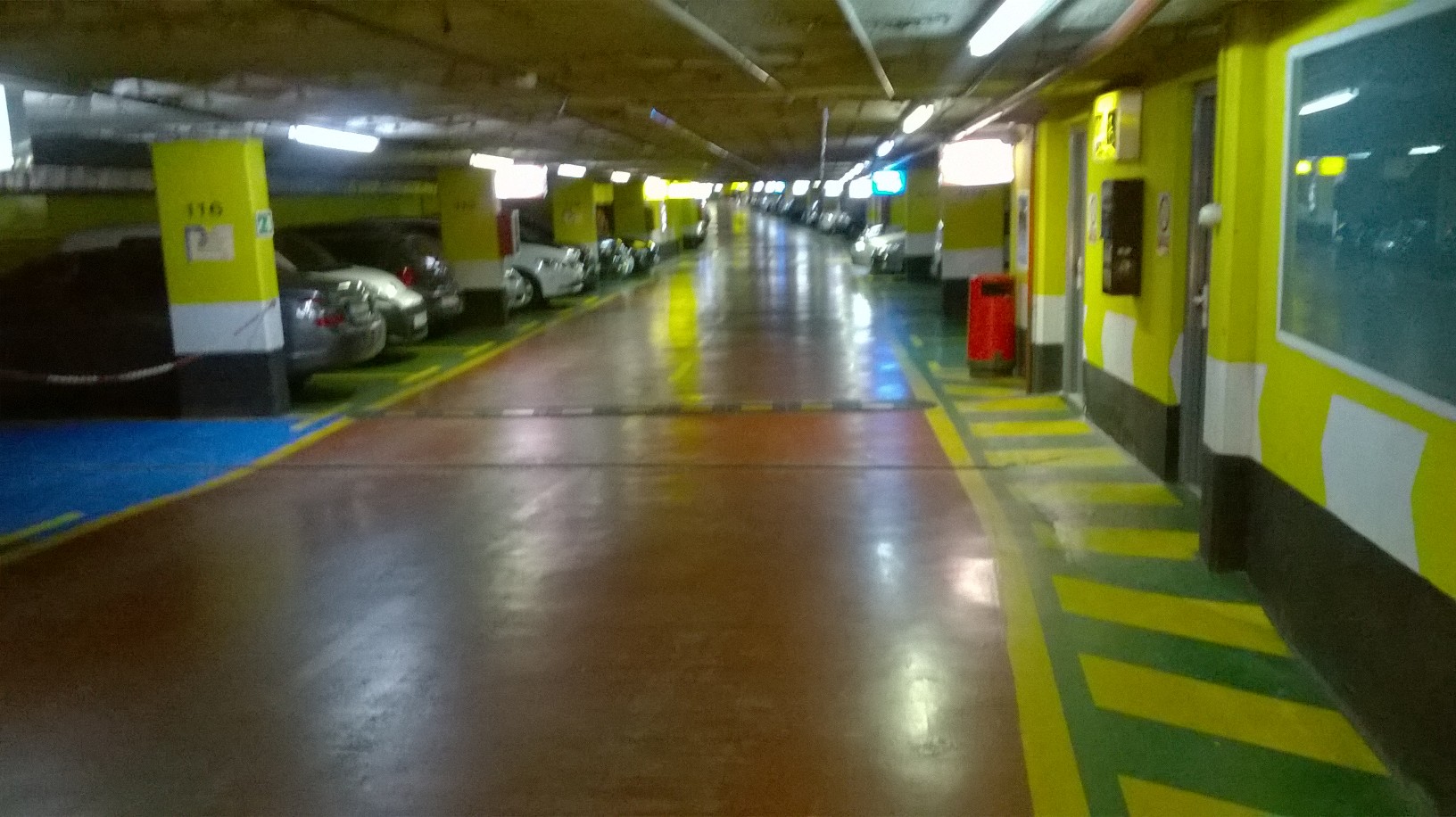 Images Parking PARKIA by INDIGO - Acueducto. Centro de Segovia. Acceso 2