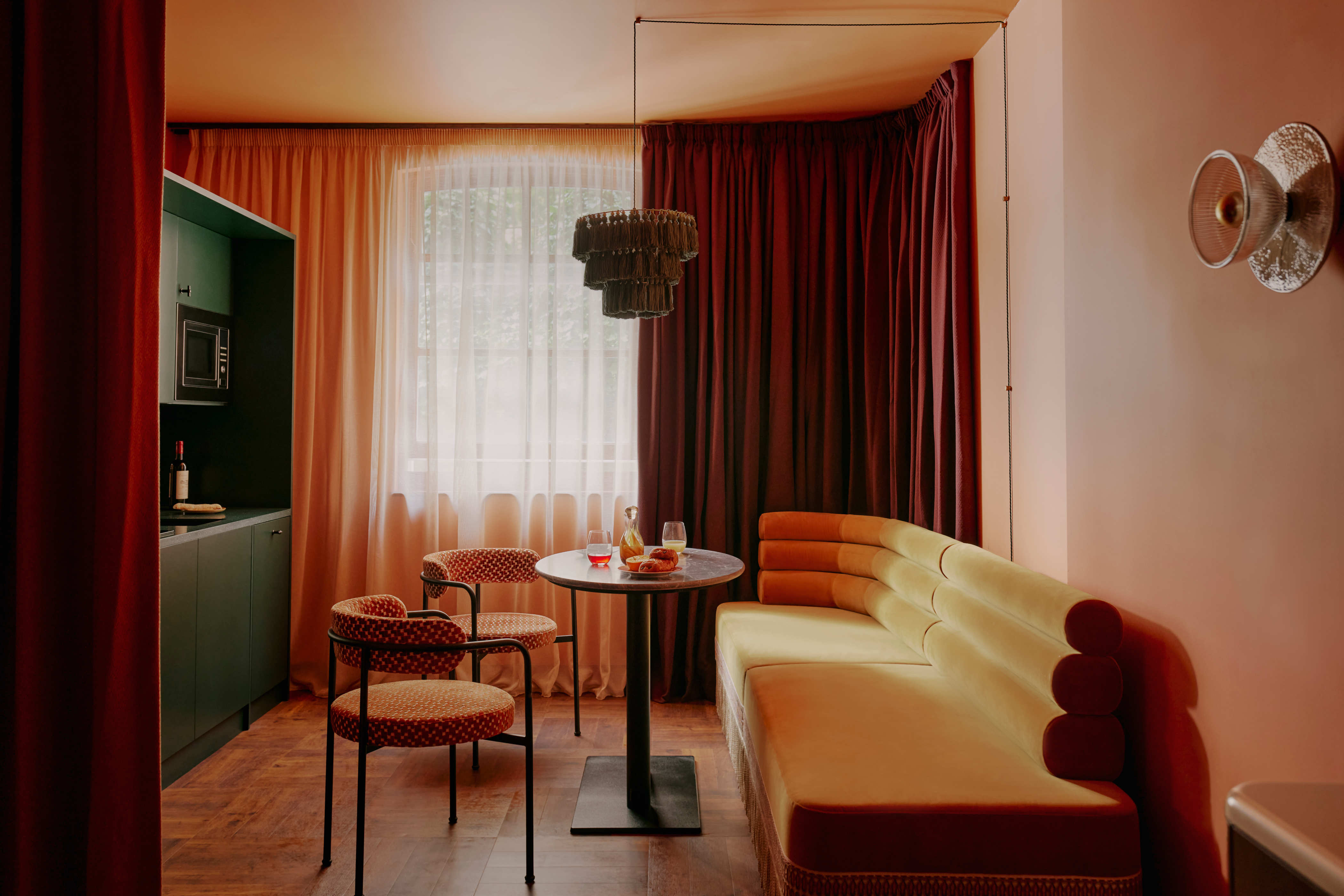 Living Space : Ember Locke, Kensington