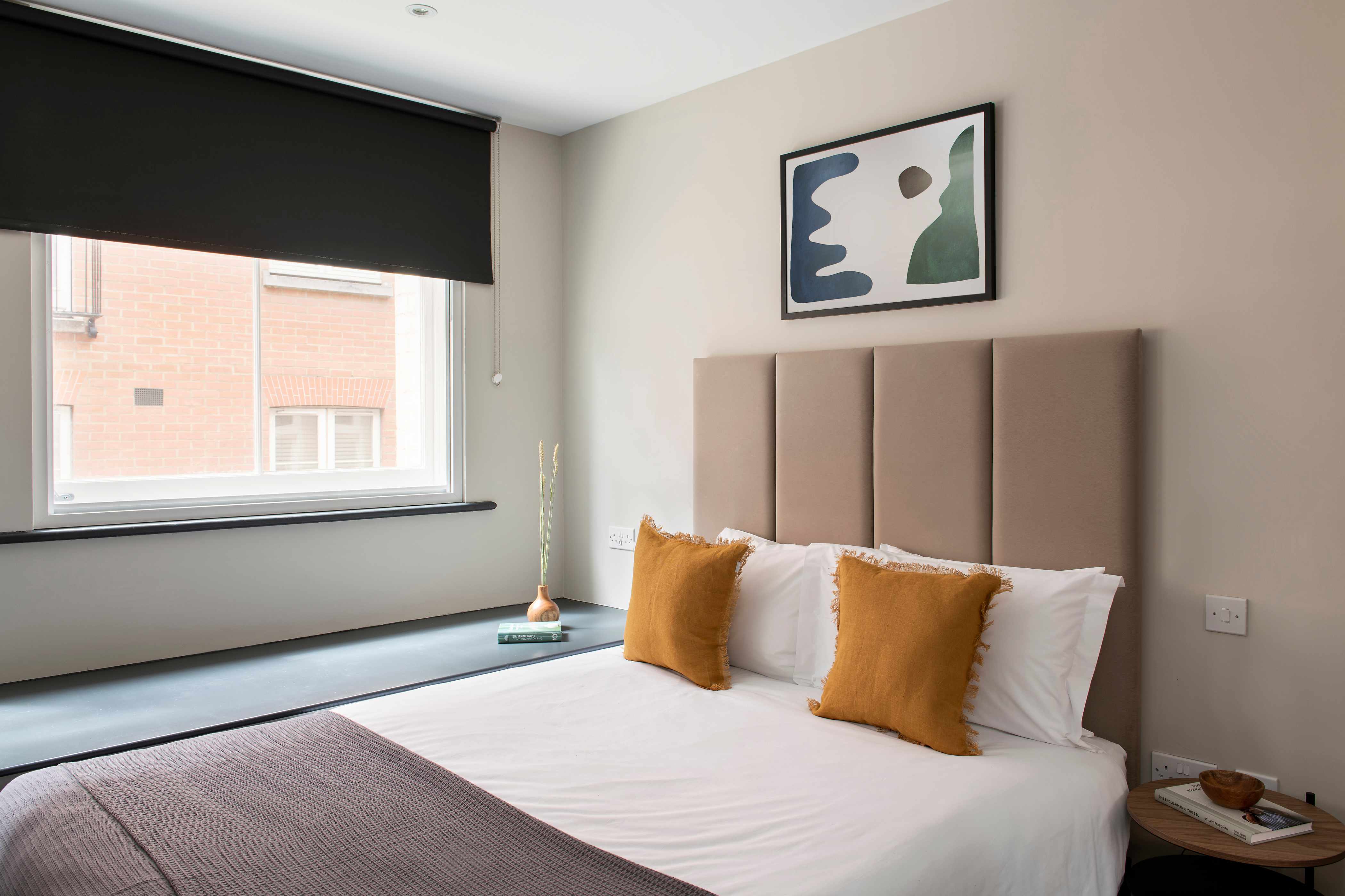 Bedroom :  Large-studio