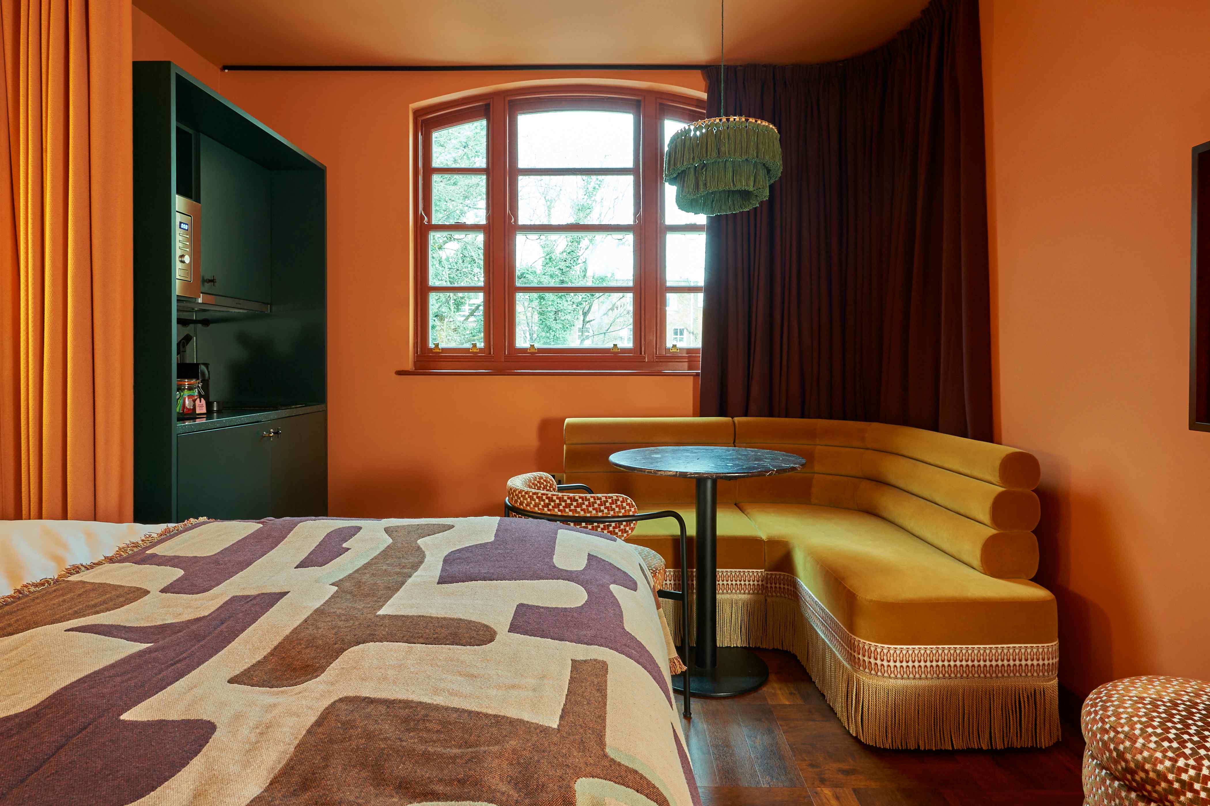 Bedroom : City-Studio-Garden-View