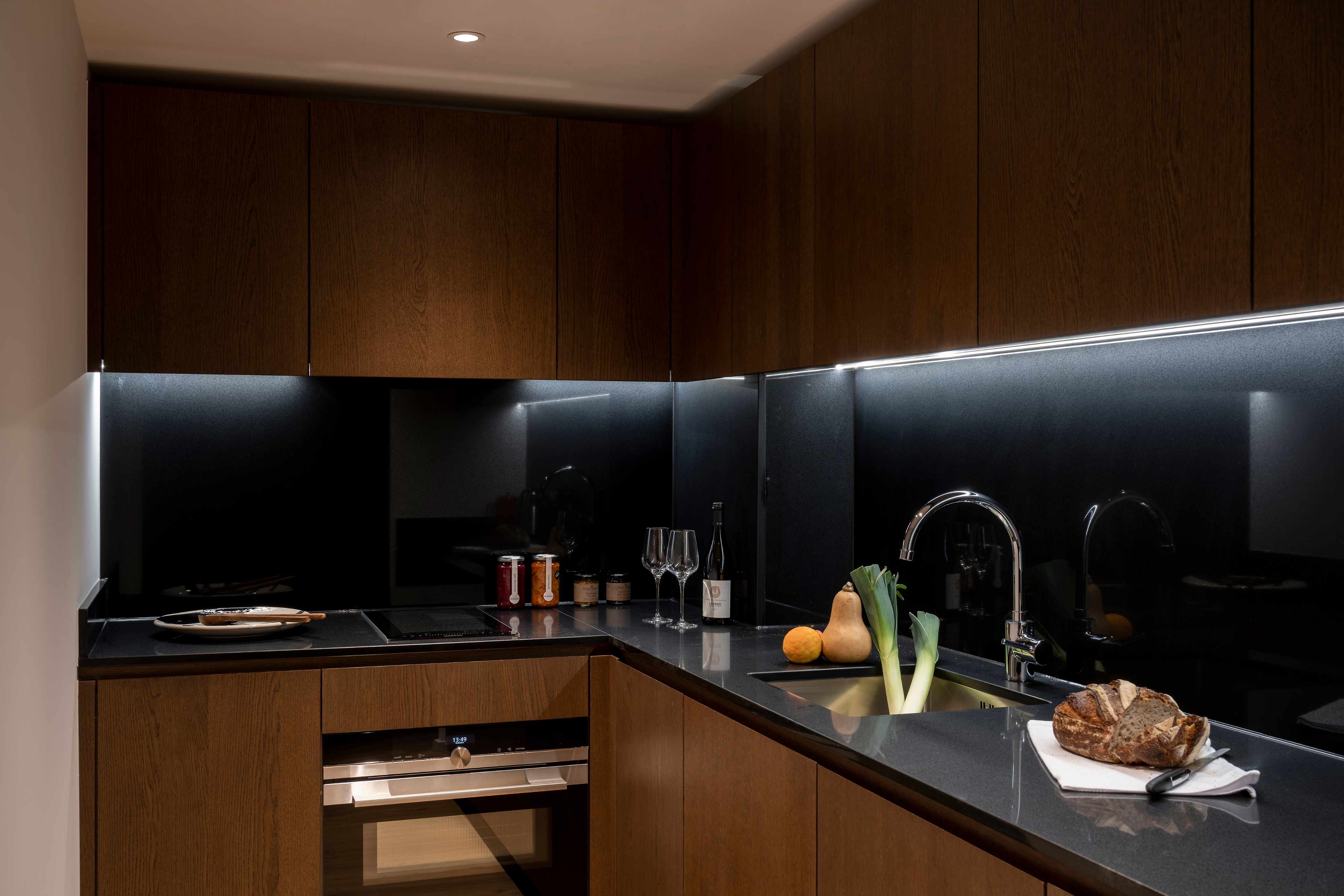 Kitchen : Cove - Landmark Pinnacle, Canary Wharf