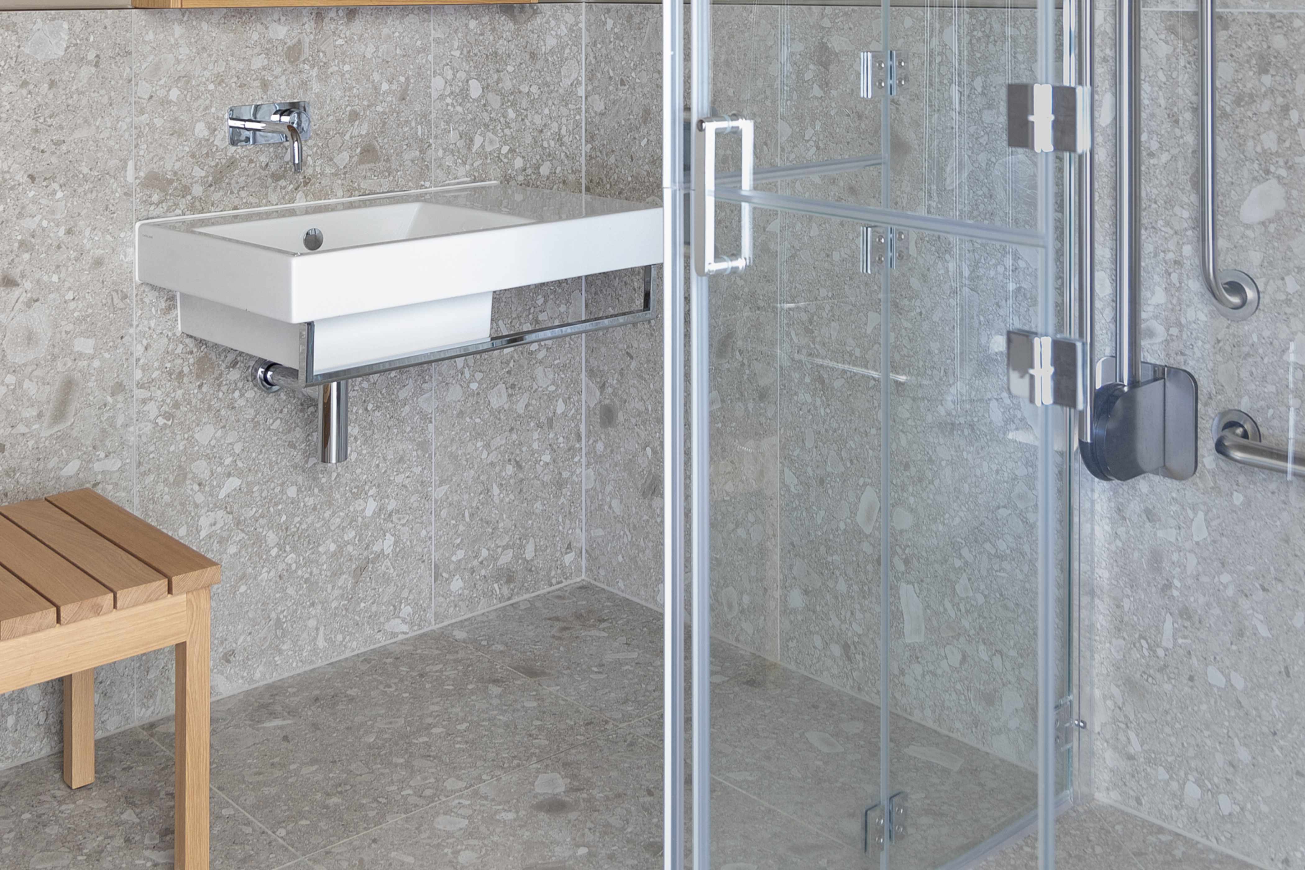 Bathroom : Locke at Broken Wharf, Millennium Bridge