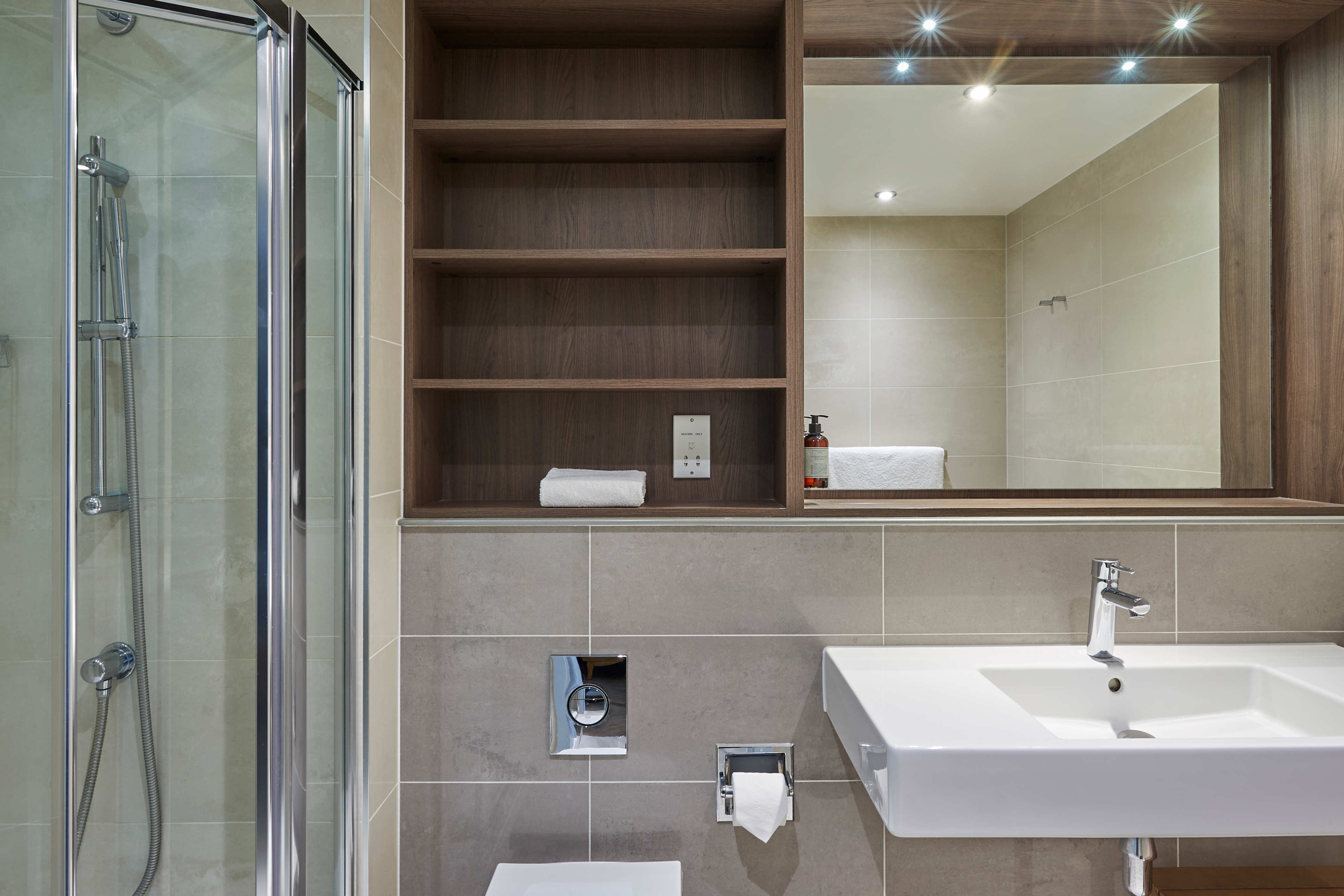 Bathroom: Leman Locke, Aldgate