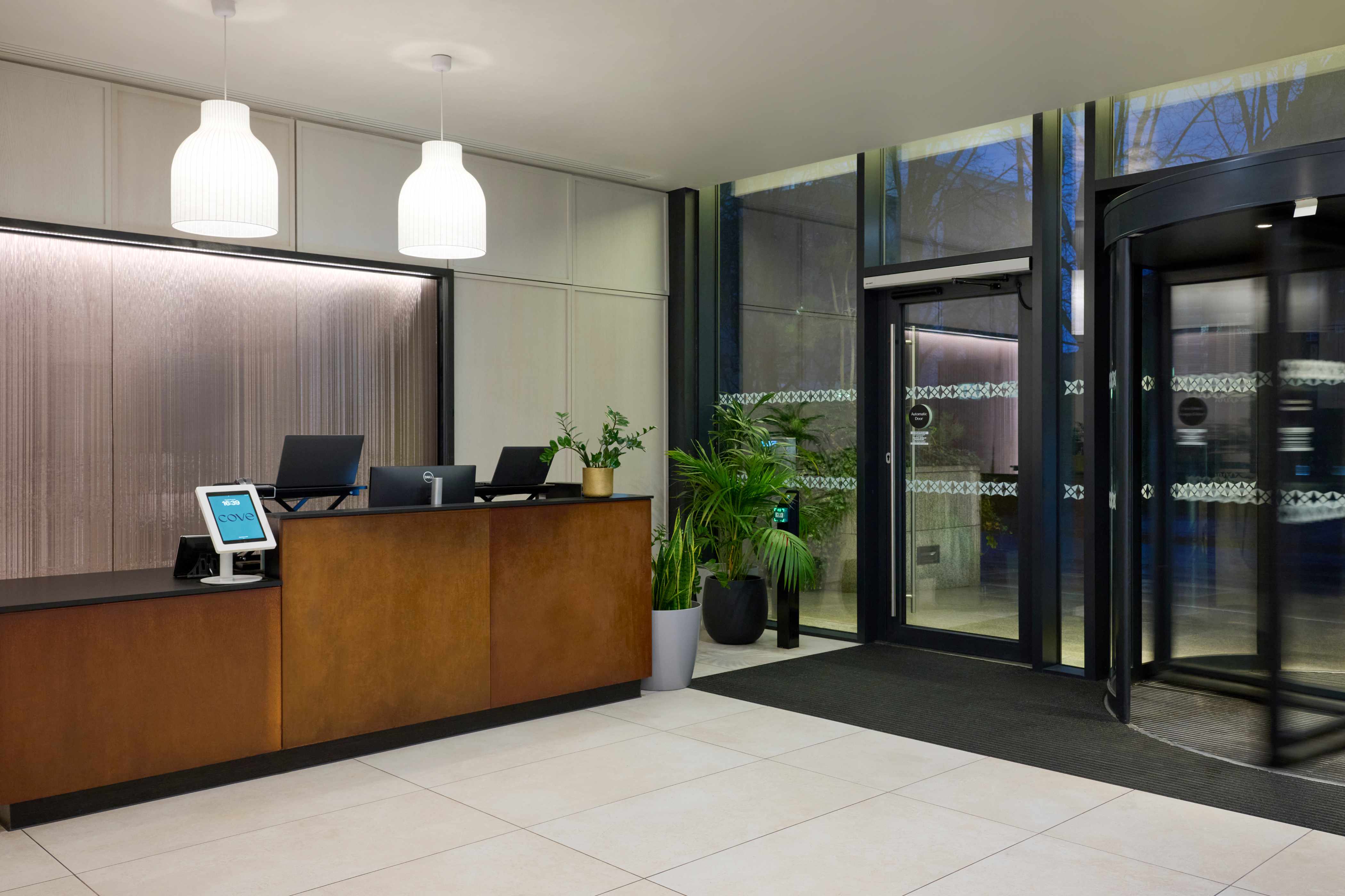 Reception : Cove - Landmark Pinnacle, Canary Wharf