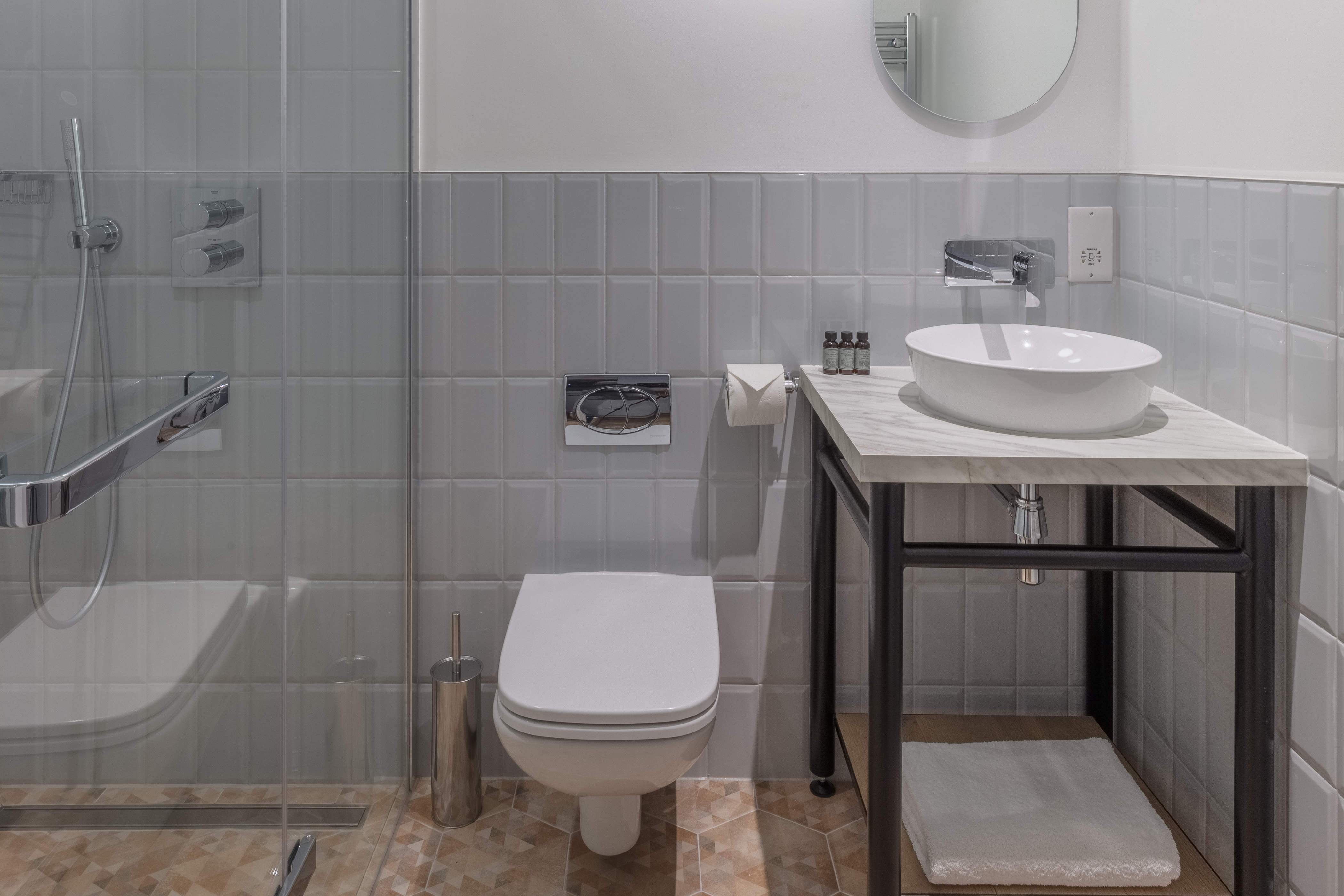 Bathroom: Leman Locke, Aldgate