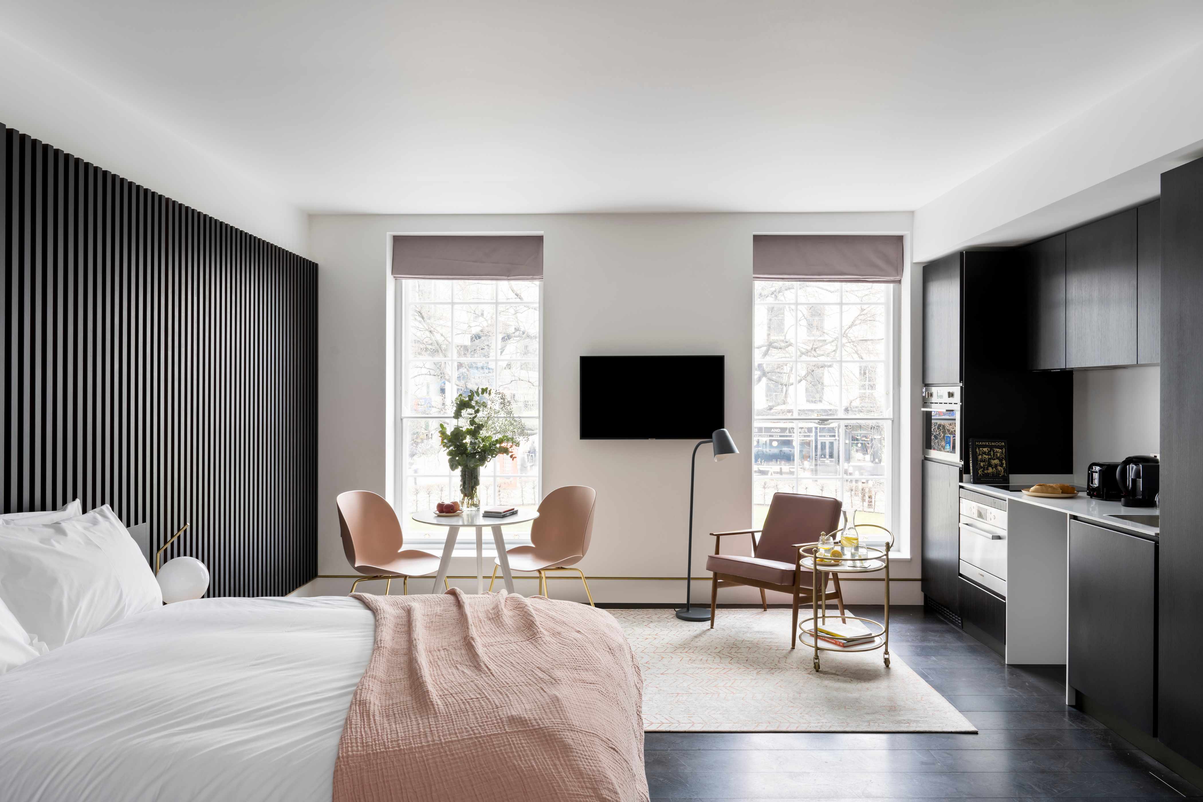 Bedroom : Large-Studio-accessible