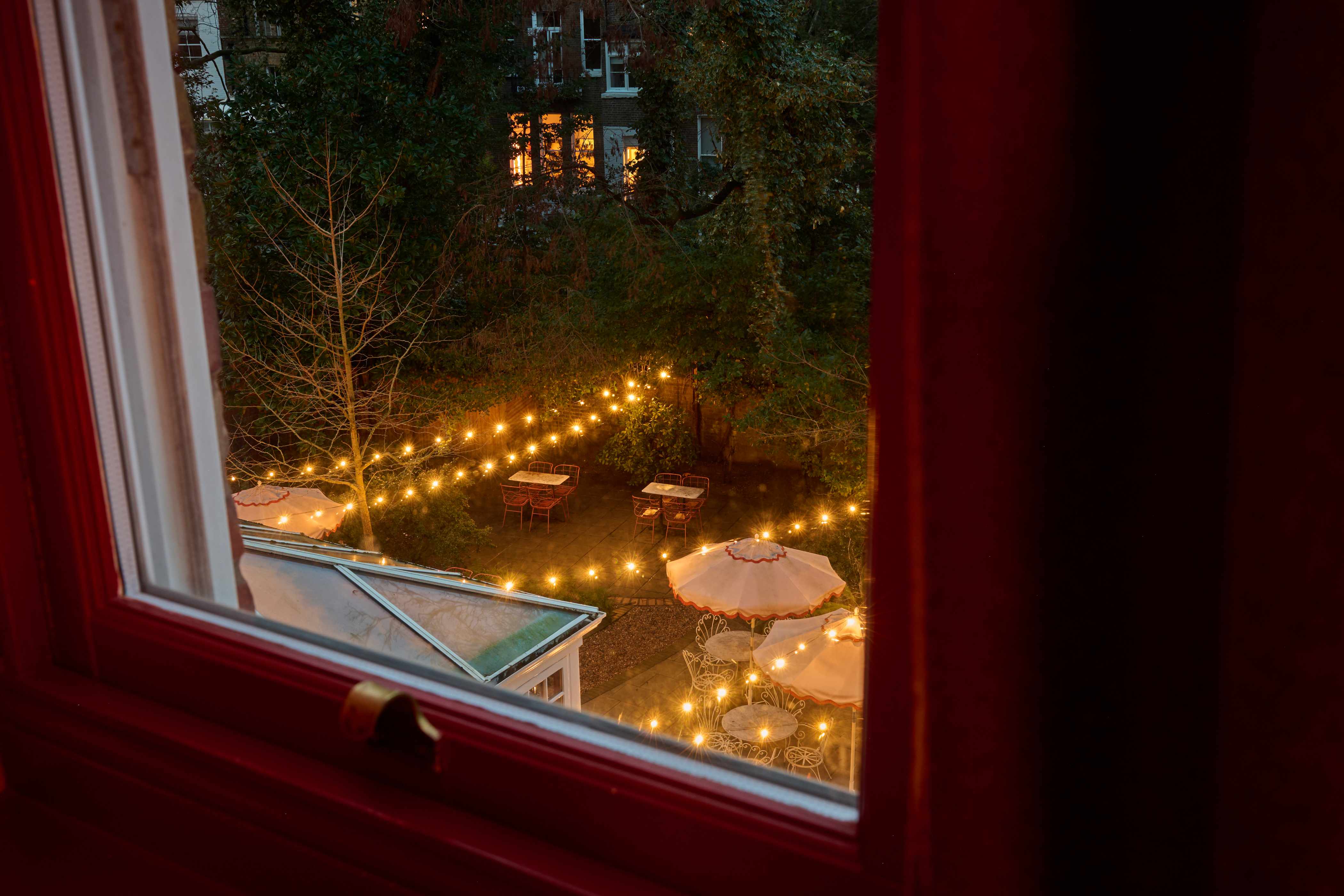 View : Ember Locke, Kensington