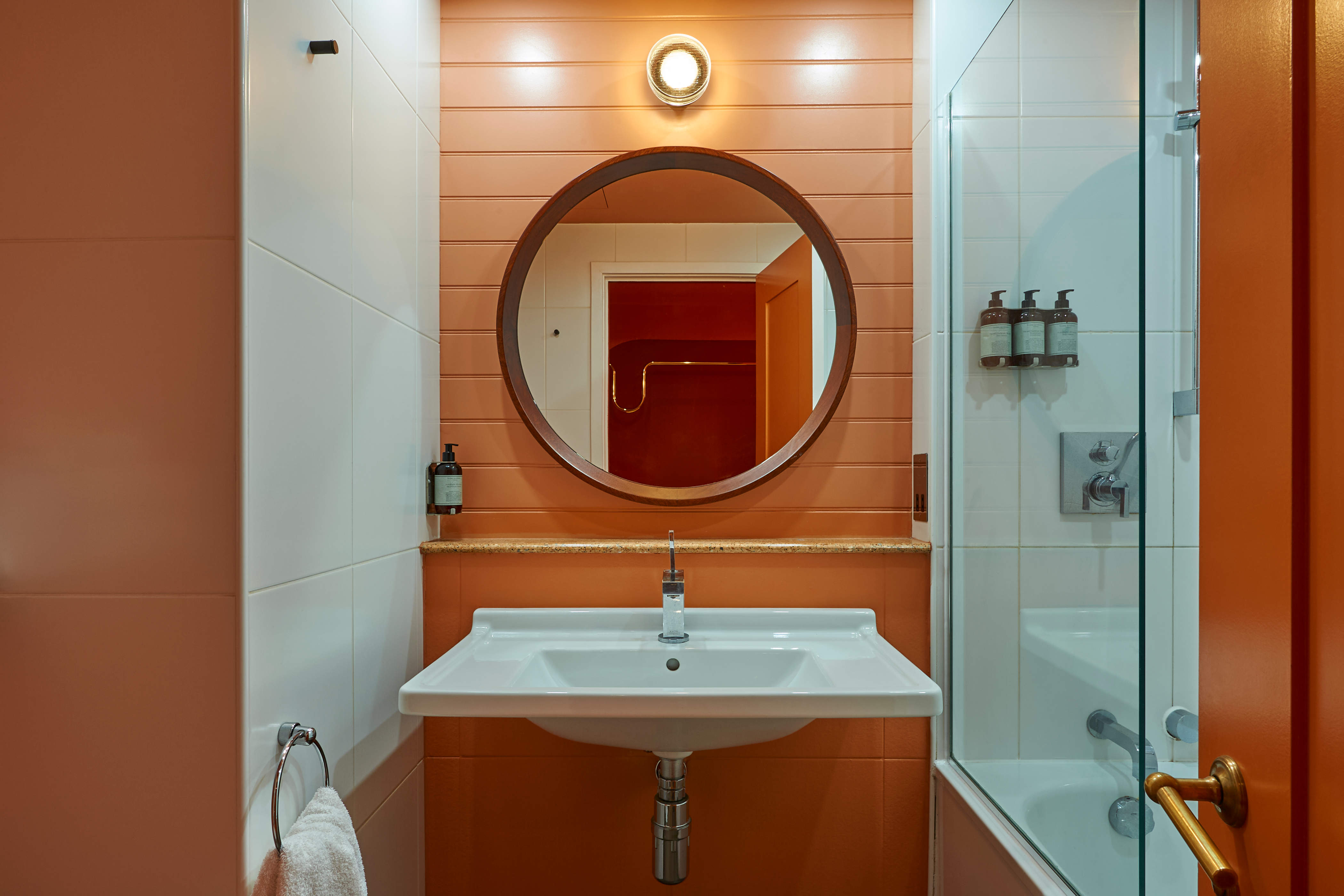 Bathroom : Ember Locke, Kensington