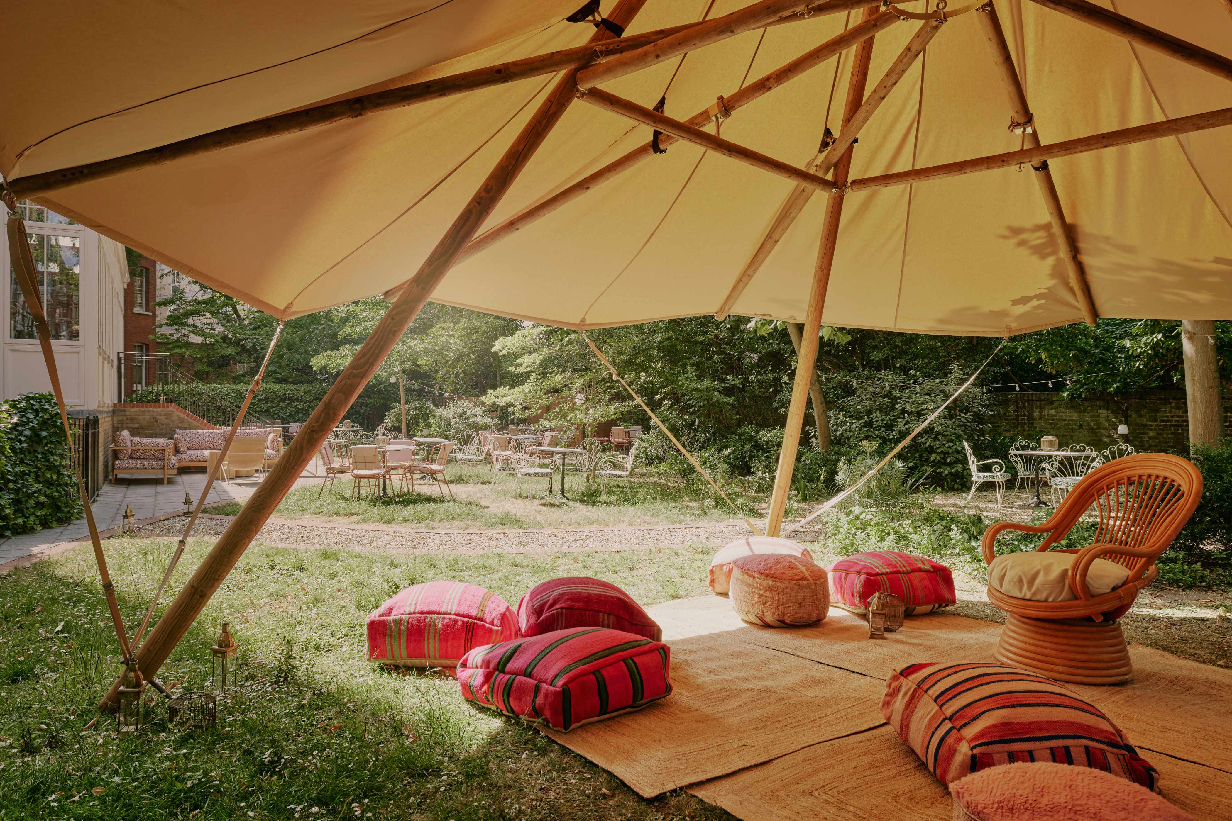 Garden : Ember Locke, Kensington