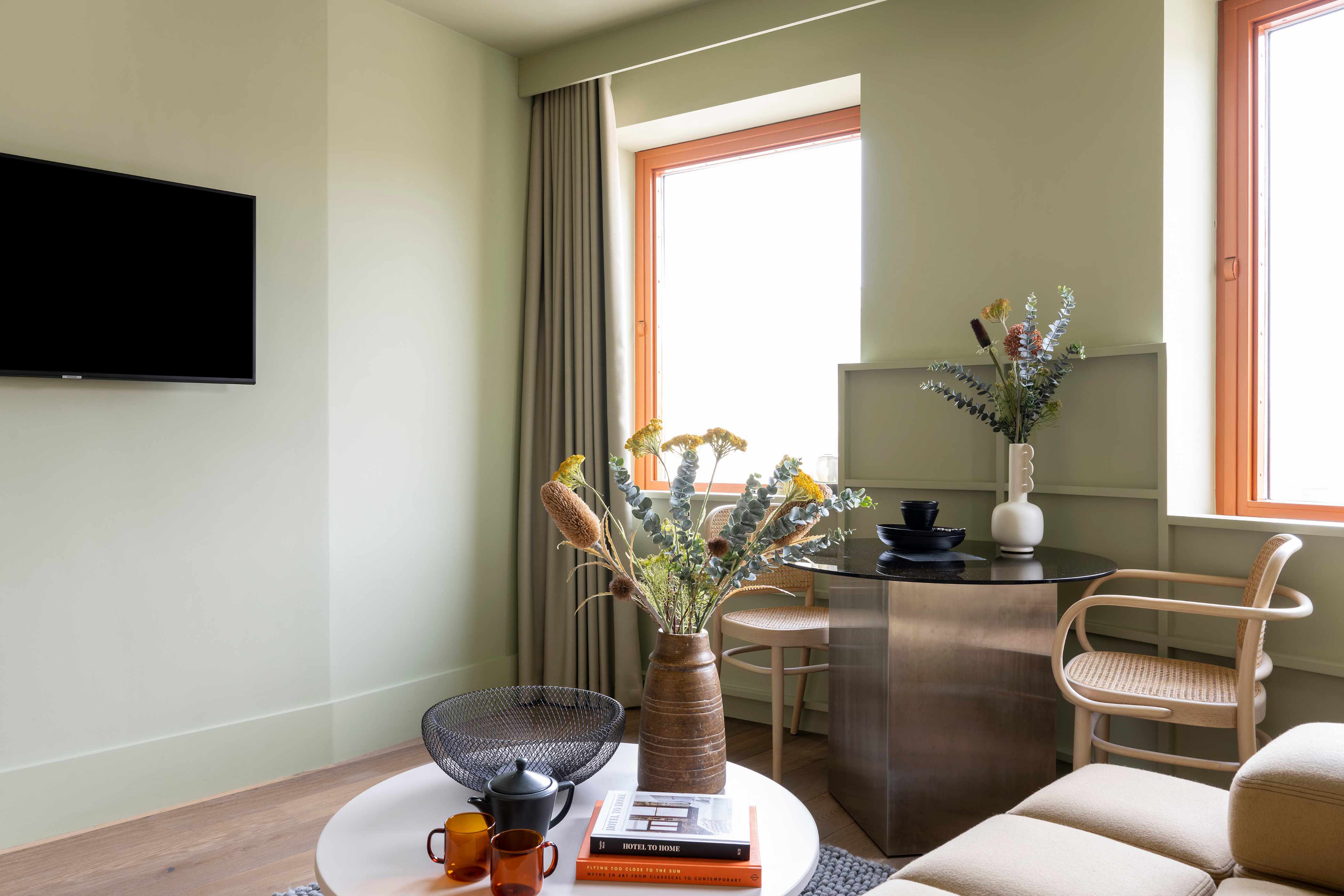 Living Space : Locke at Broken Wharf, Millennium Bridge