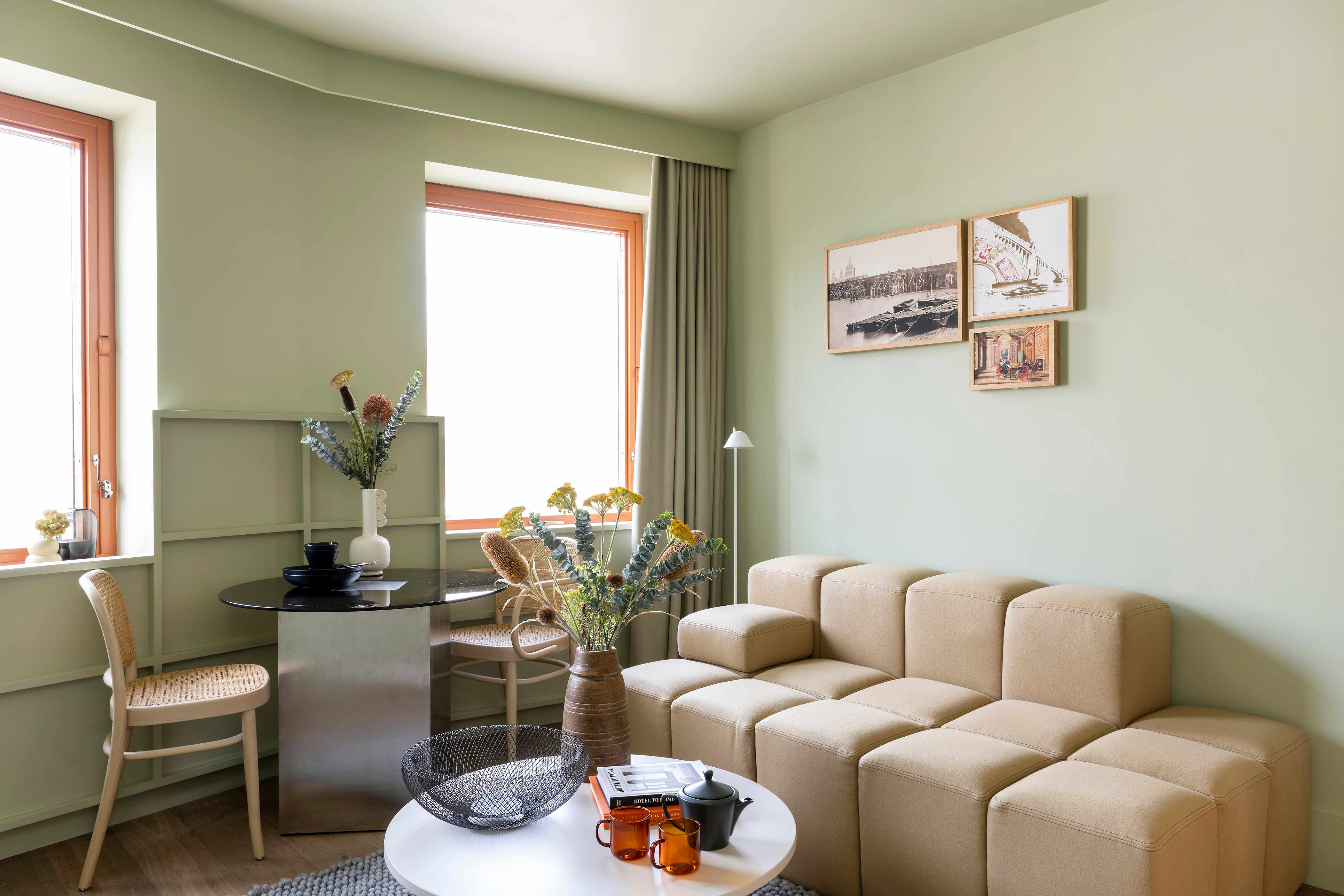 Living Space : Locke at Broken Wharf, Millennium Bridge