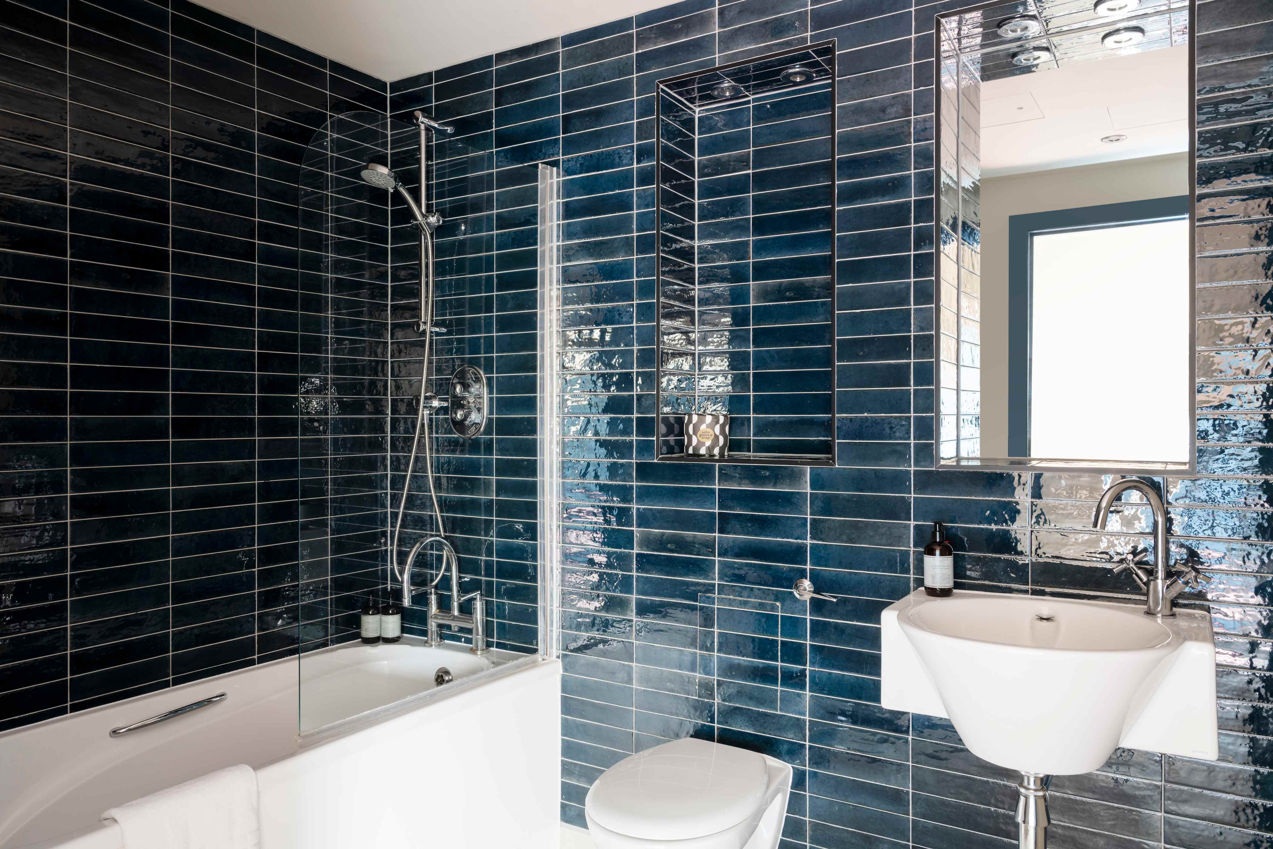 Bathroom : Cove - Huntingdon House, Kensington