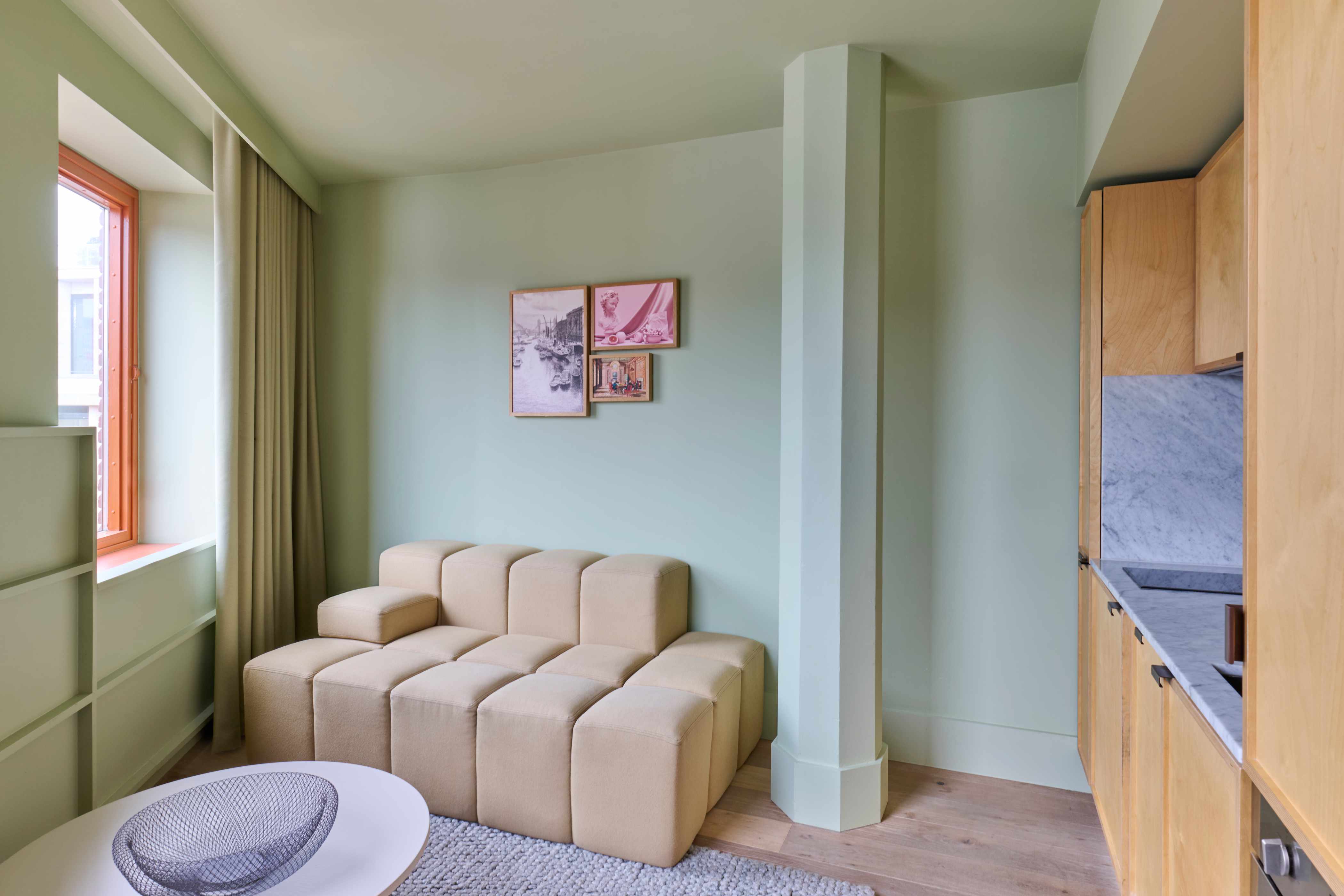 Living Space : Locke at Broken Wharf, Millennium Bridge