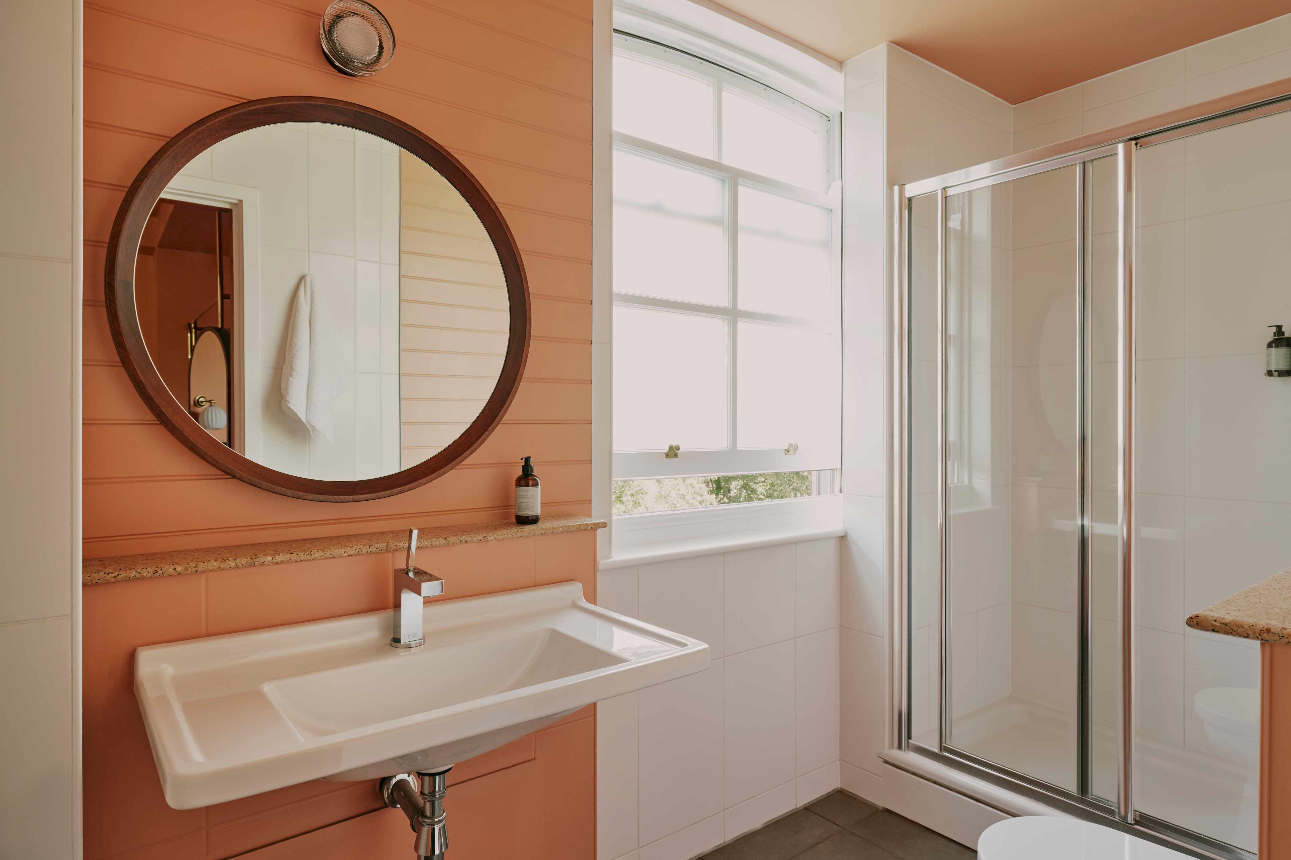 Bathroom : Ember Locke, Kensington