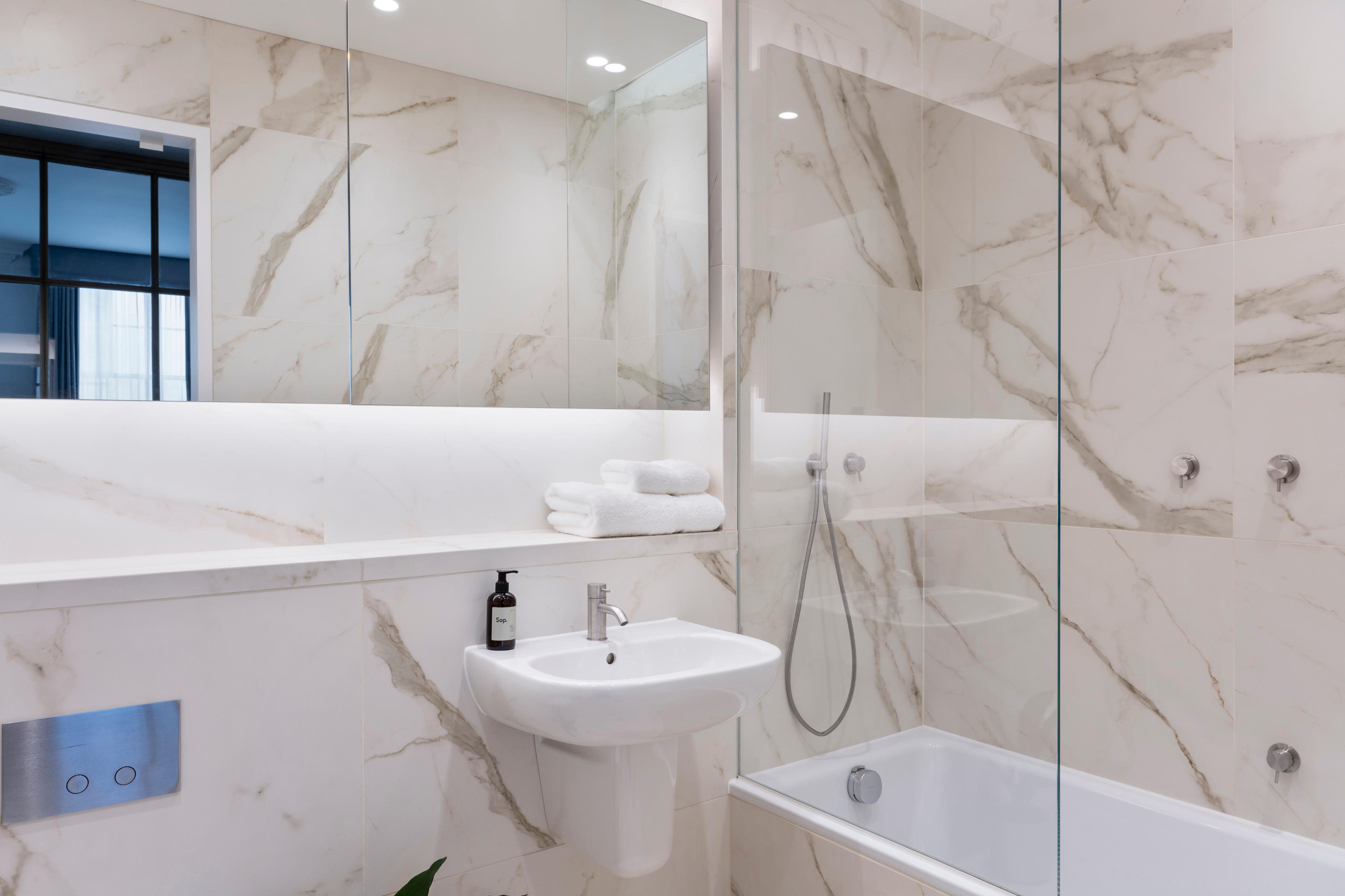 Bathroom : The Moorgate by Cove