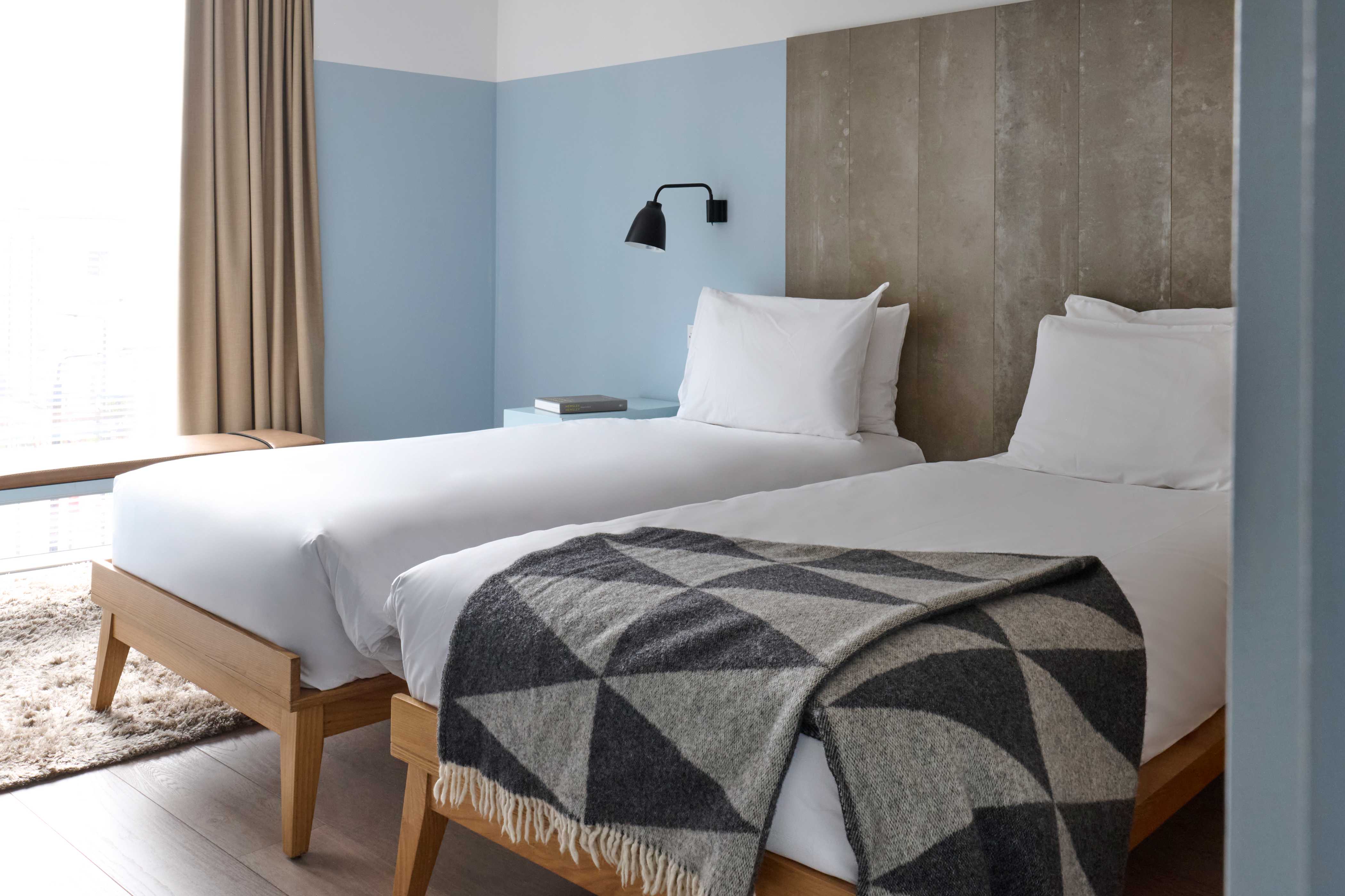 Bedroom: One-Bedroom-Suite-Twin