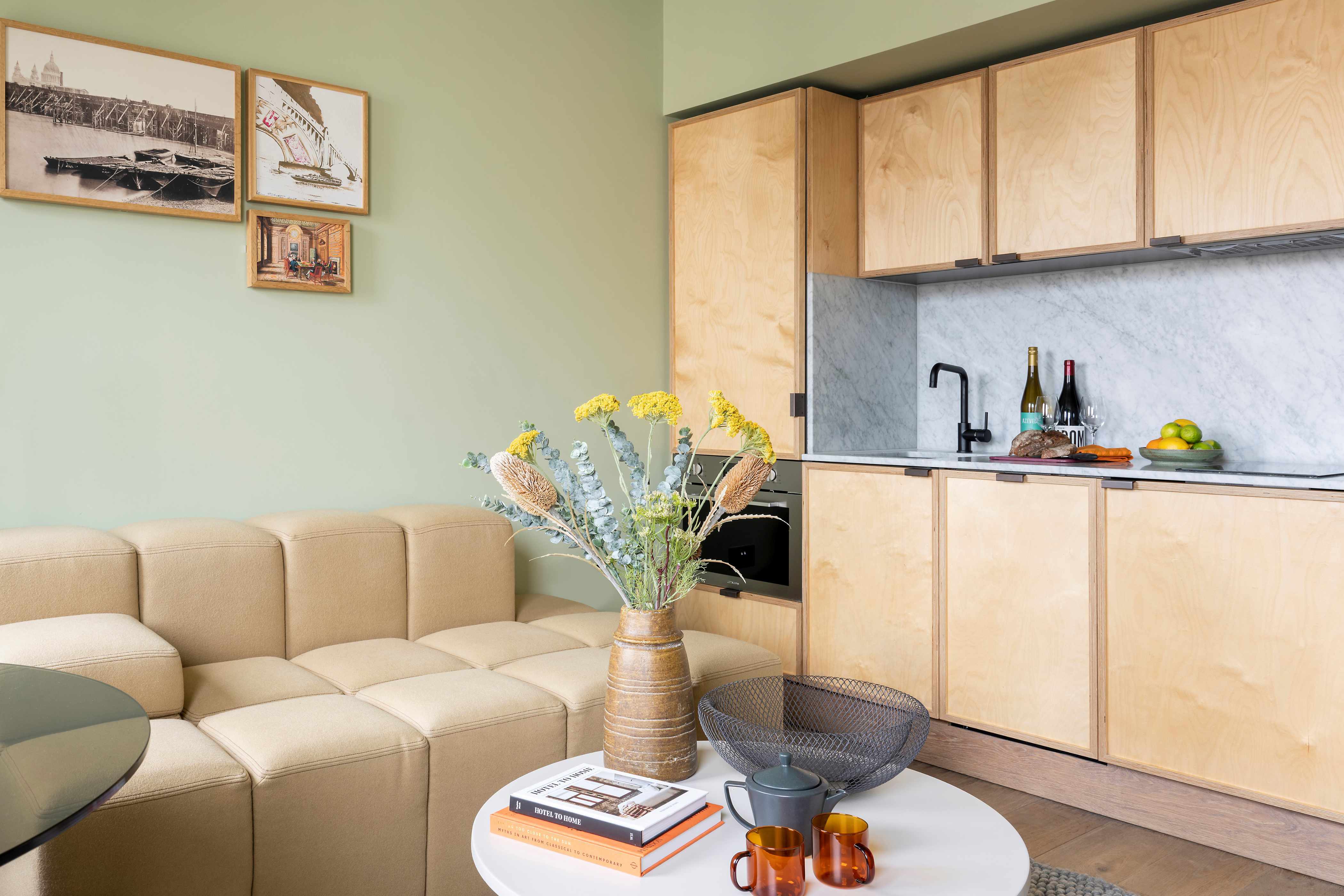 Living Space : Locke at Broken Wharf, Millennium Bridge